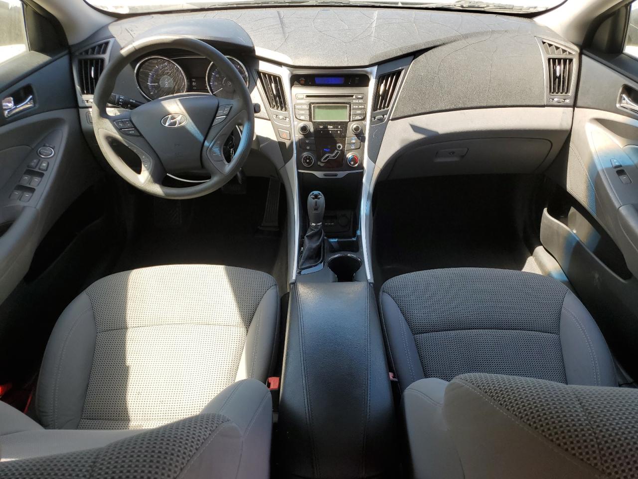 2013 Hyundai Sonata - Image 8