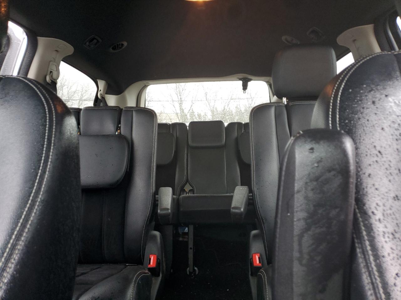 2017 Dodge Caravan - Image 10