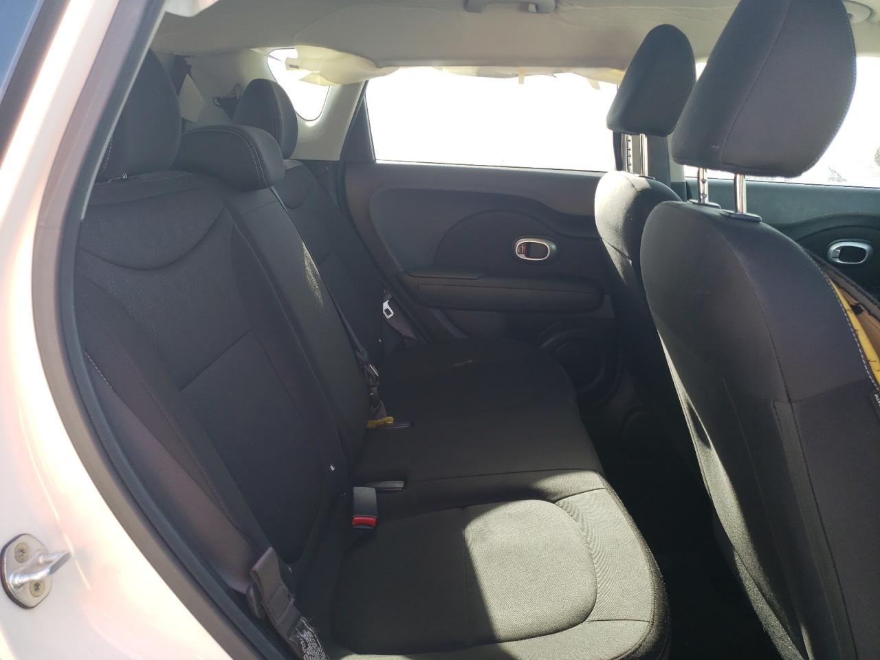 2016 Kia Soul - Image 12