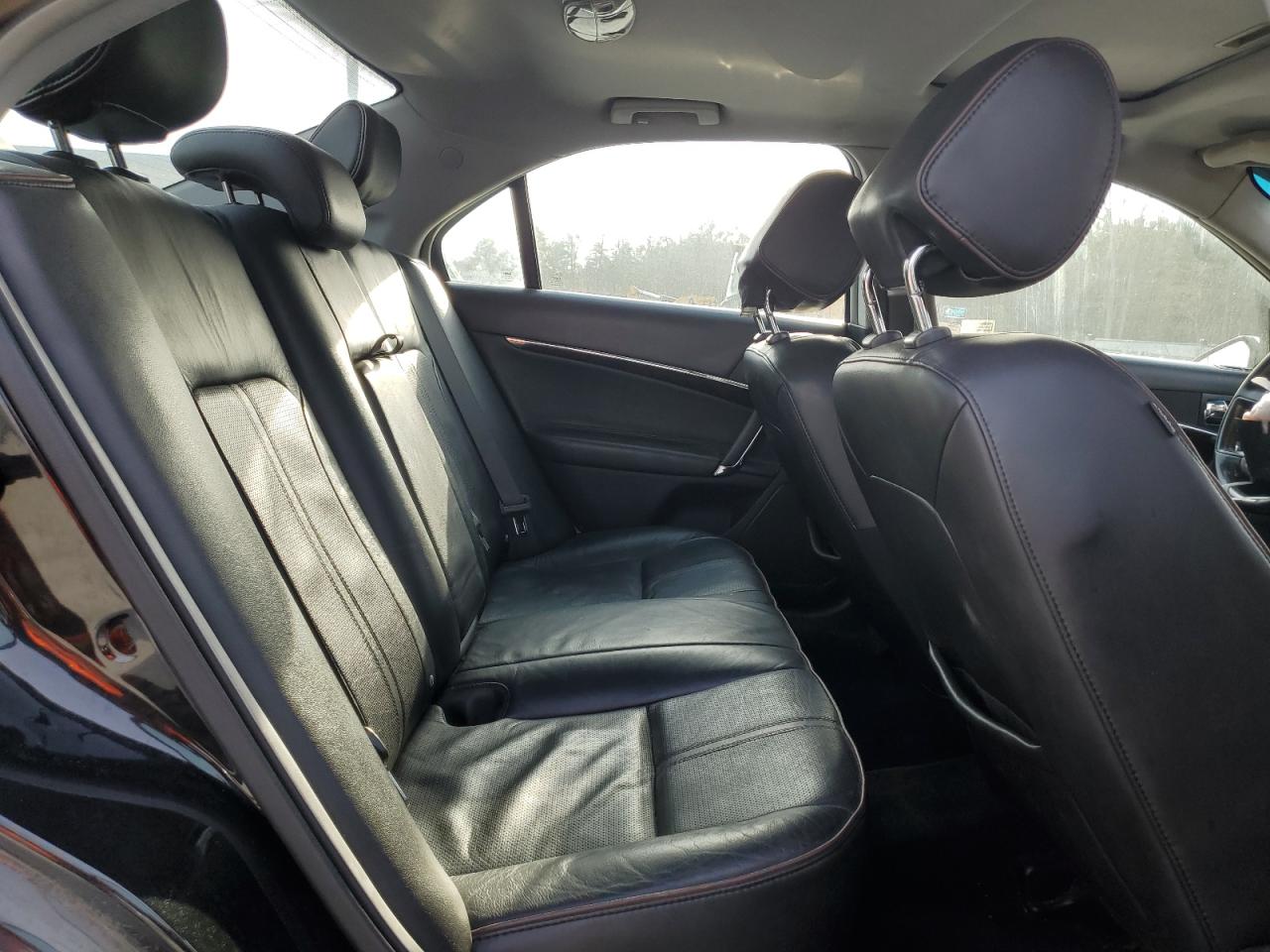 2011 Lincoln MKZ - Image 10