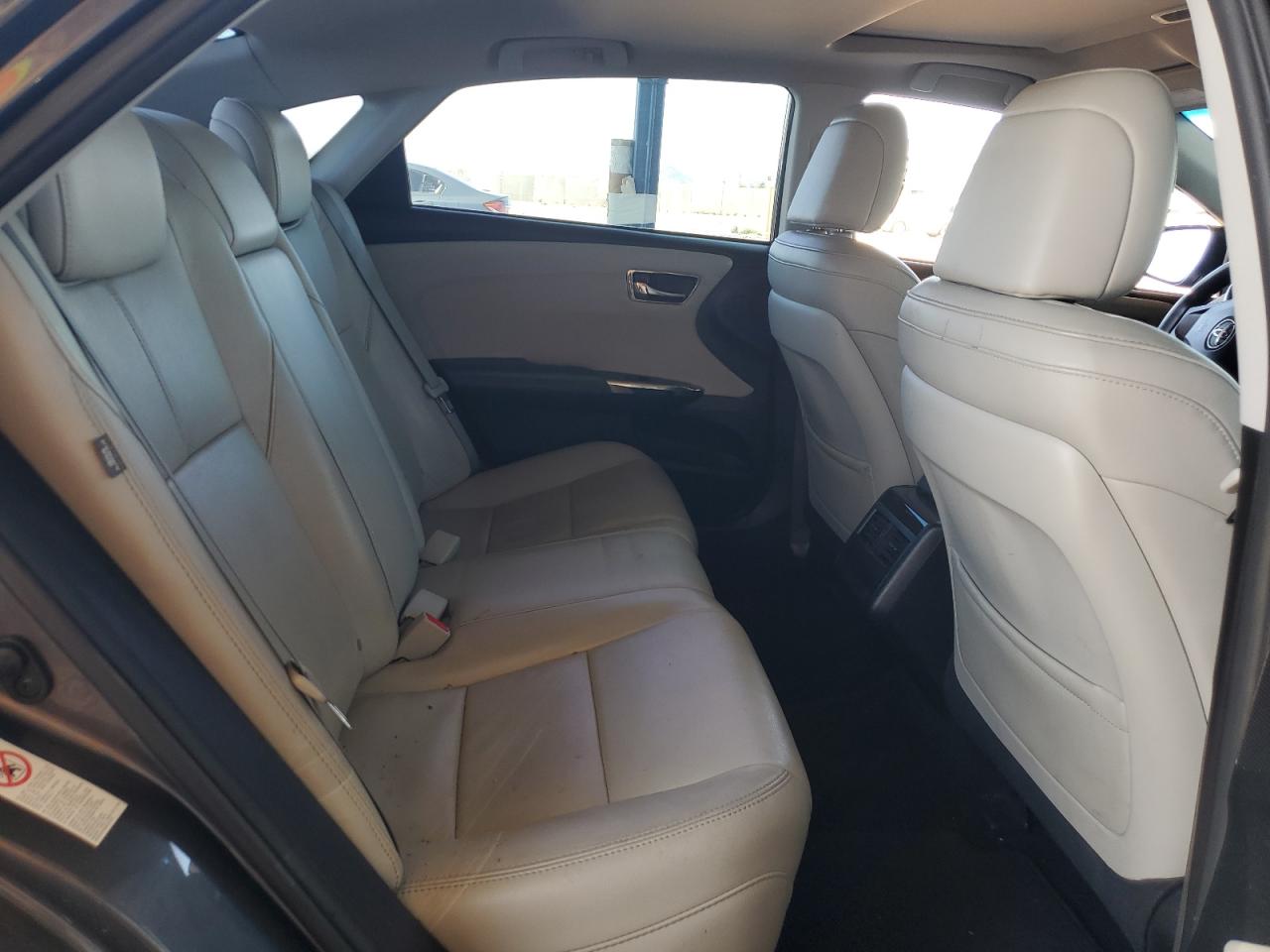 2014 Toyota Avalon - Image 10