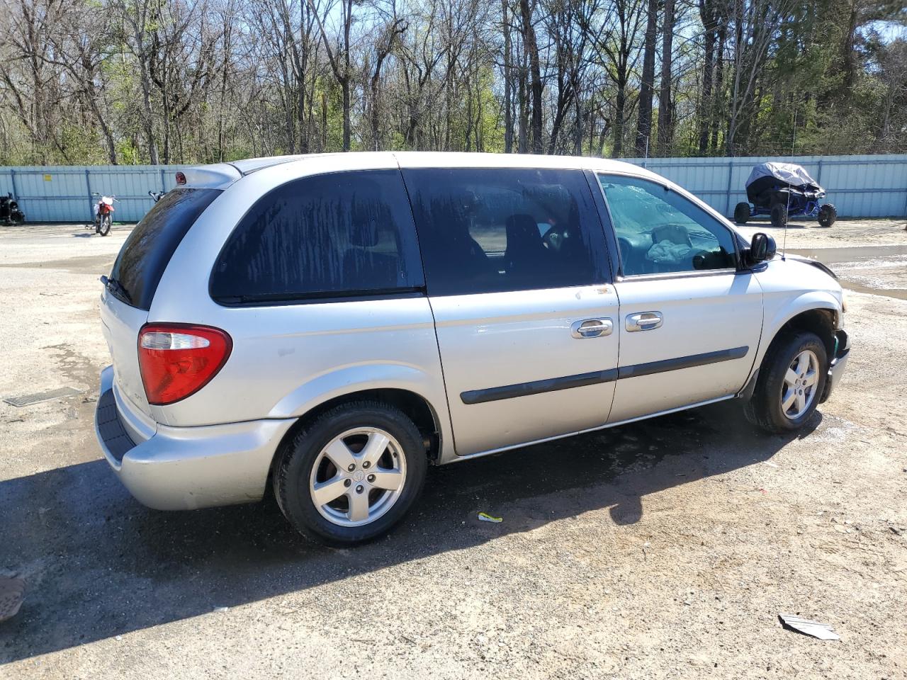 2005 Dodge Caravan - Image 3