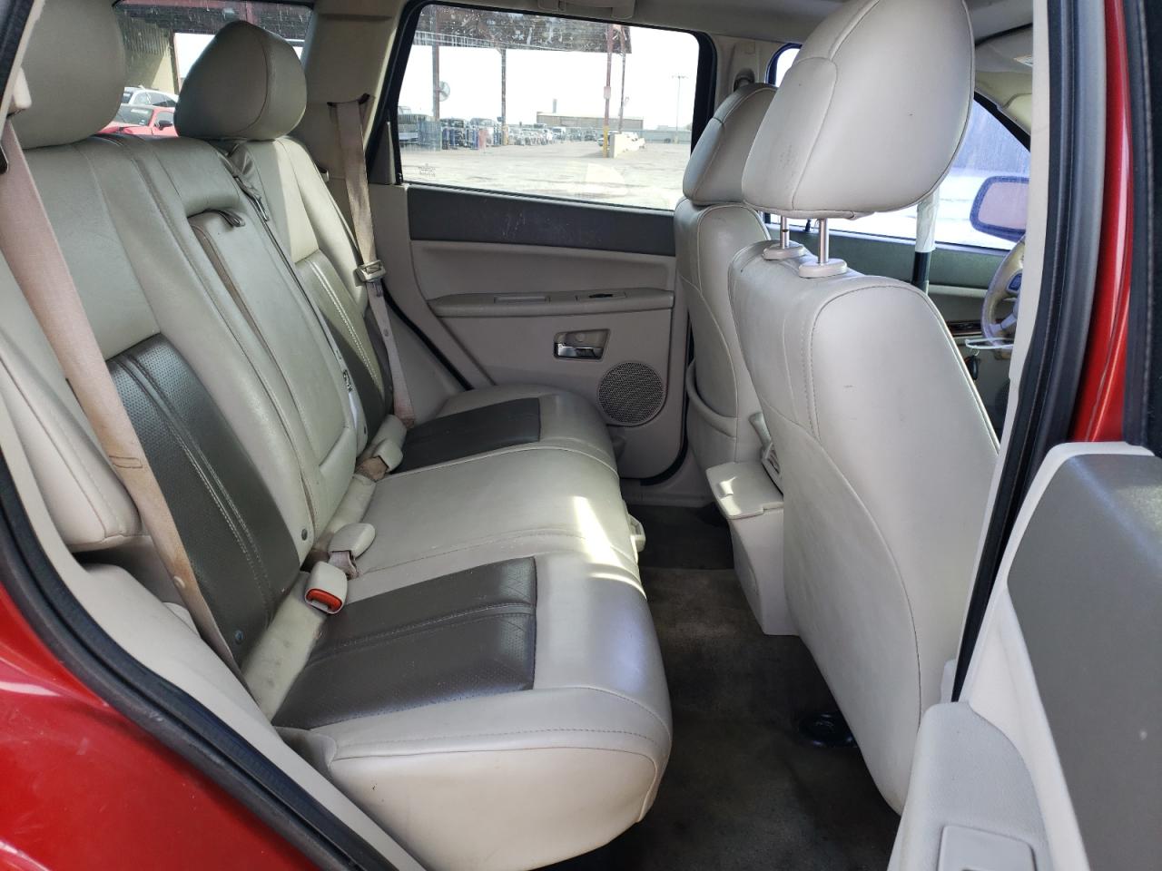2006 Jeep Grand Cherokee - Image 11