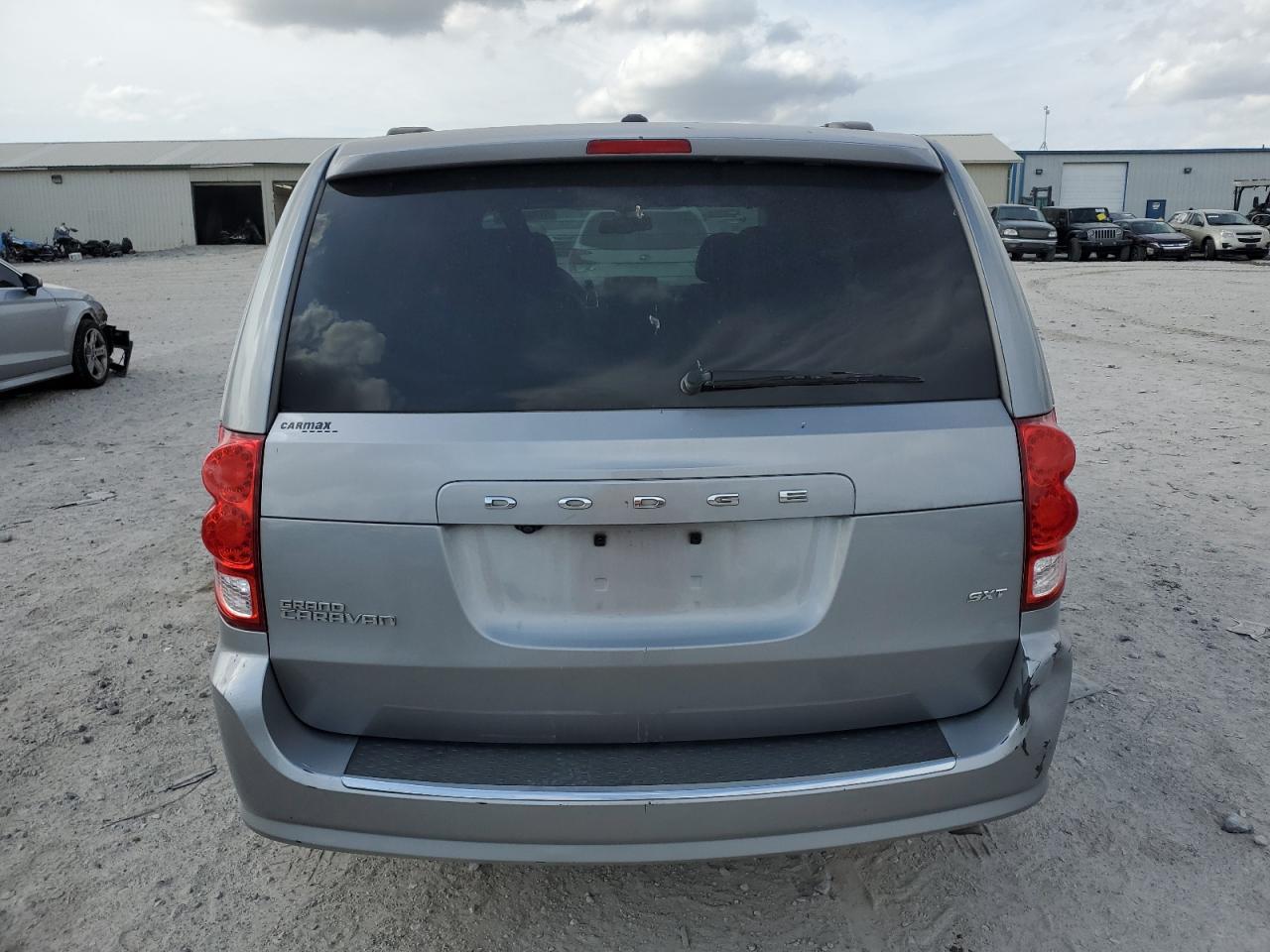 2016 Dodge Caravan - Image 6