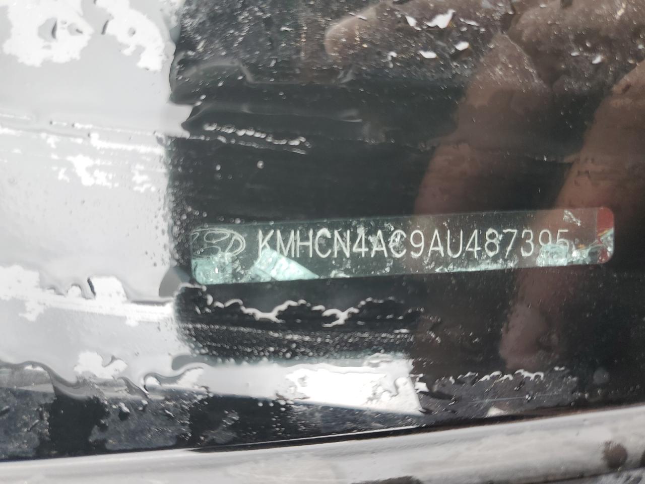 2010 Hyundai Accent - Image 13