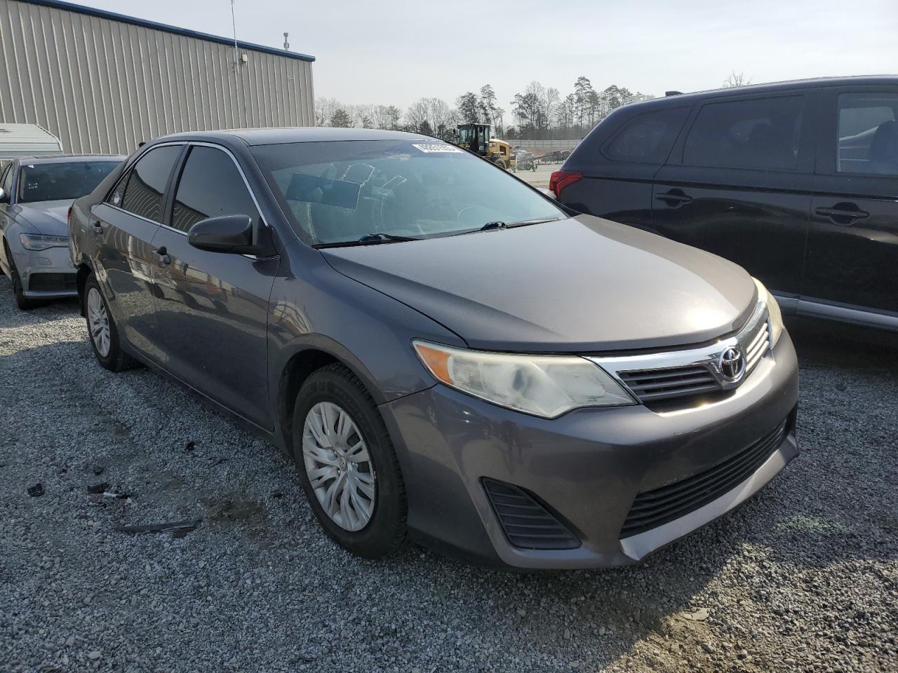 2014 Toyota Camry - Image 4