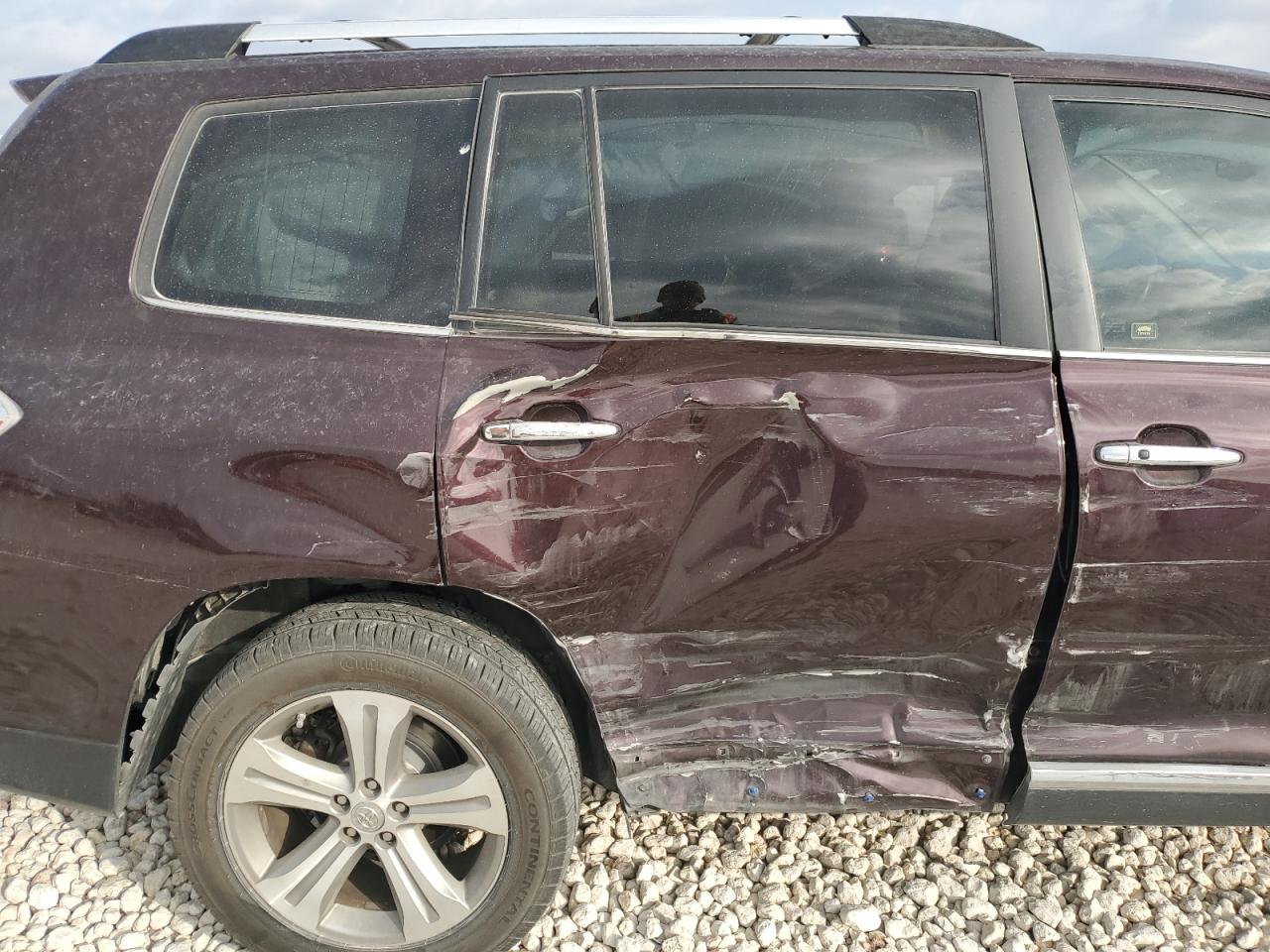 2013 Toyota Highlander - Image 11