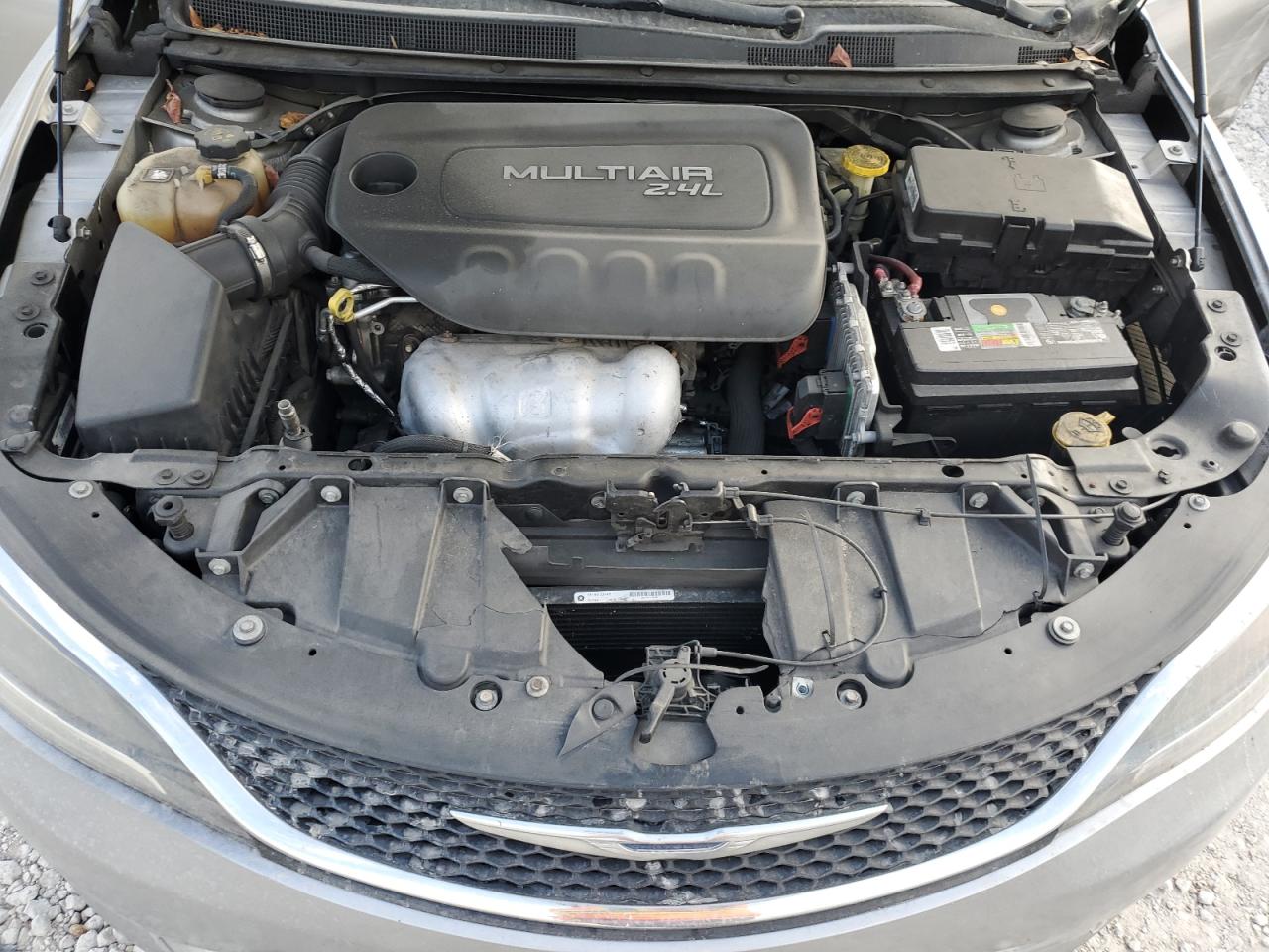 2015 Chrysler 200 - Image 11