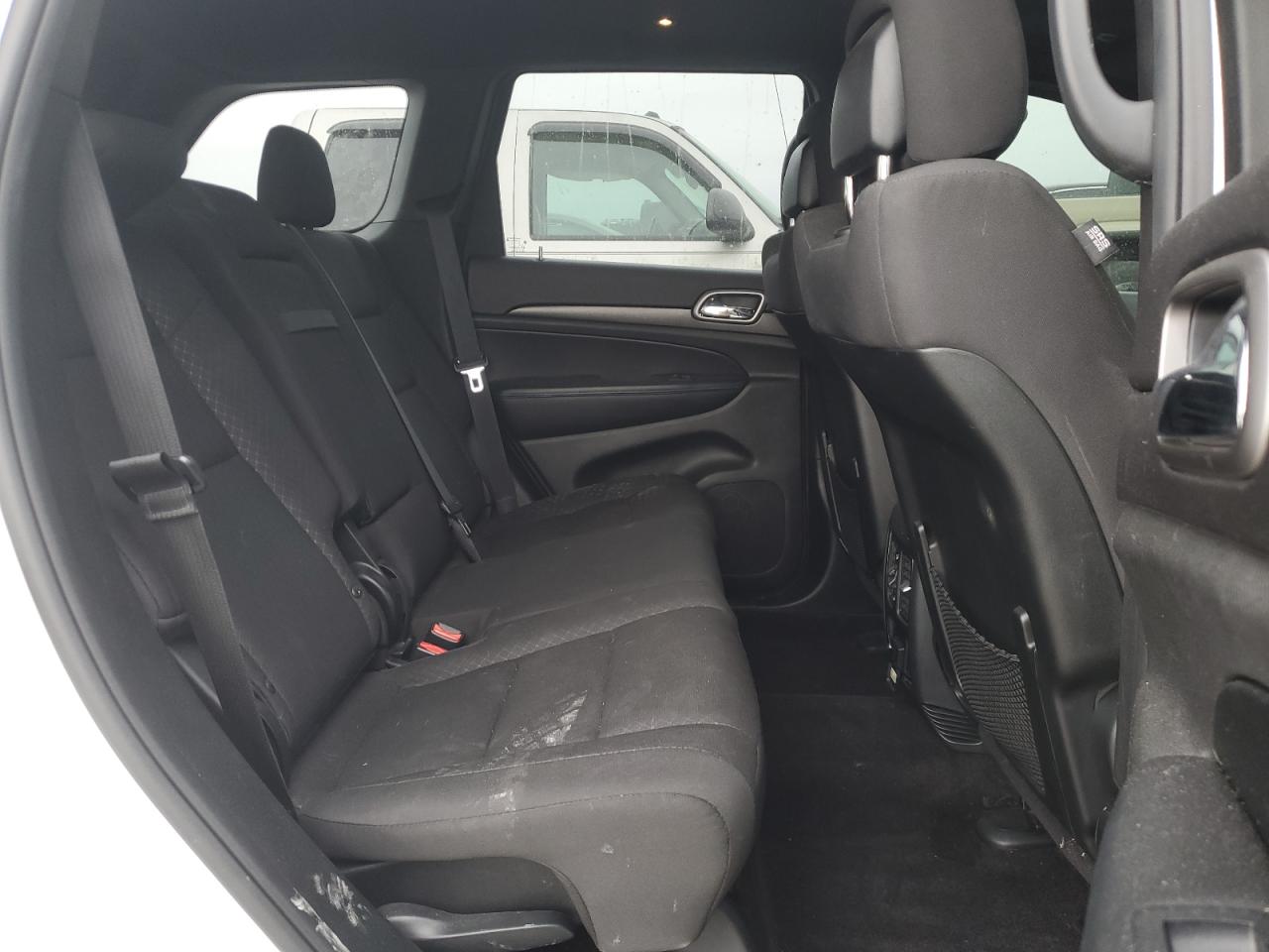 2018 Jeep Grand Cherokee - Image 11