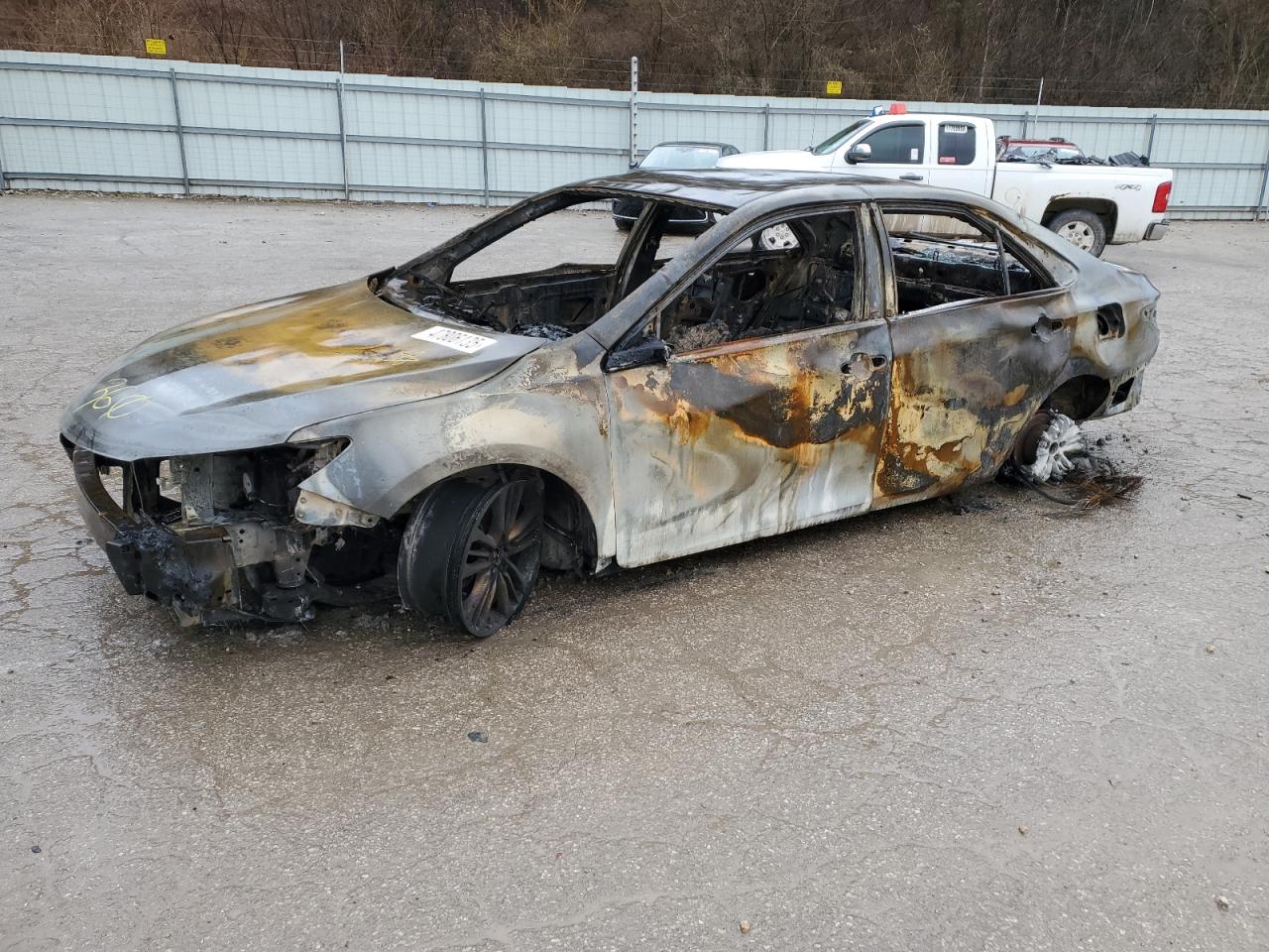 2017 Toyota Camry Le за продажба в Hurricane, WV - Burn