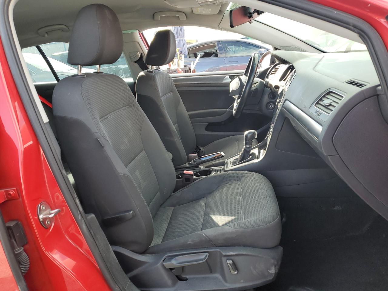 2019 Volkswagen Golf - Image 7