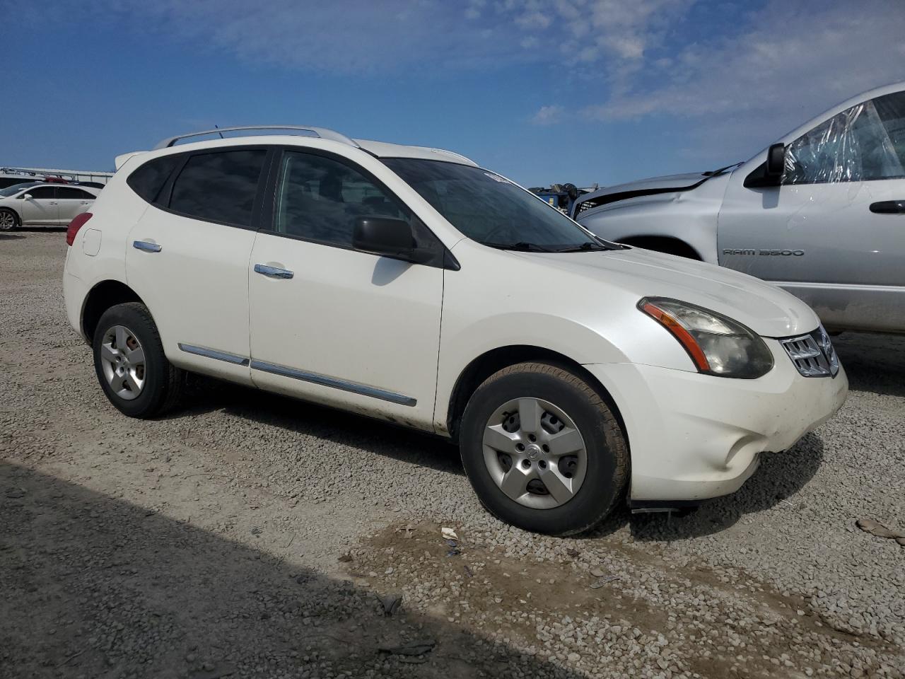 2015 Nissan Rogue - Image 4