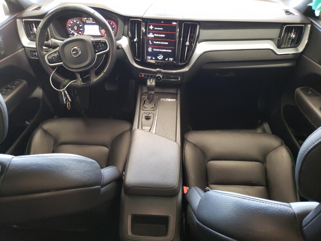 2018 Volvo XC60 - Image 8