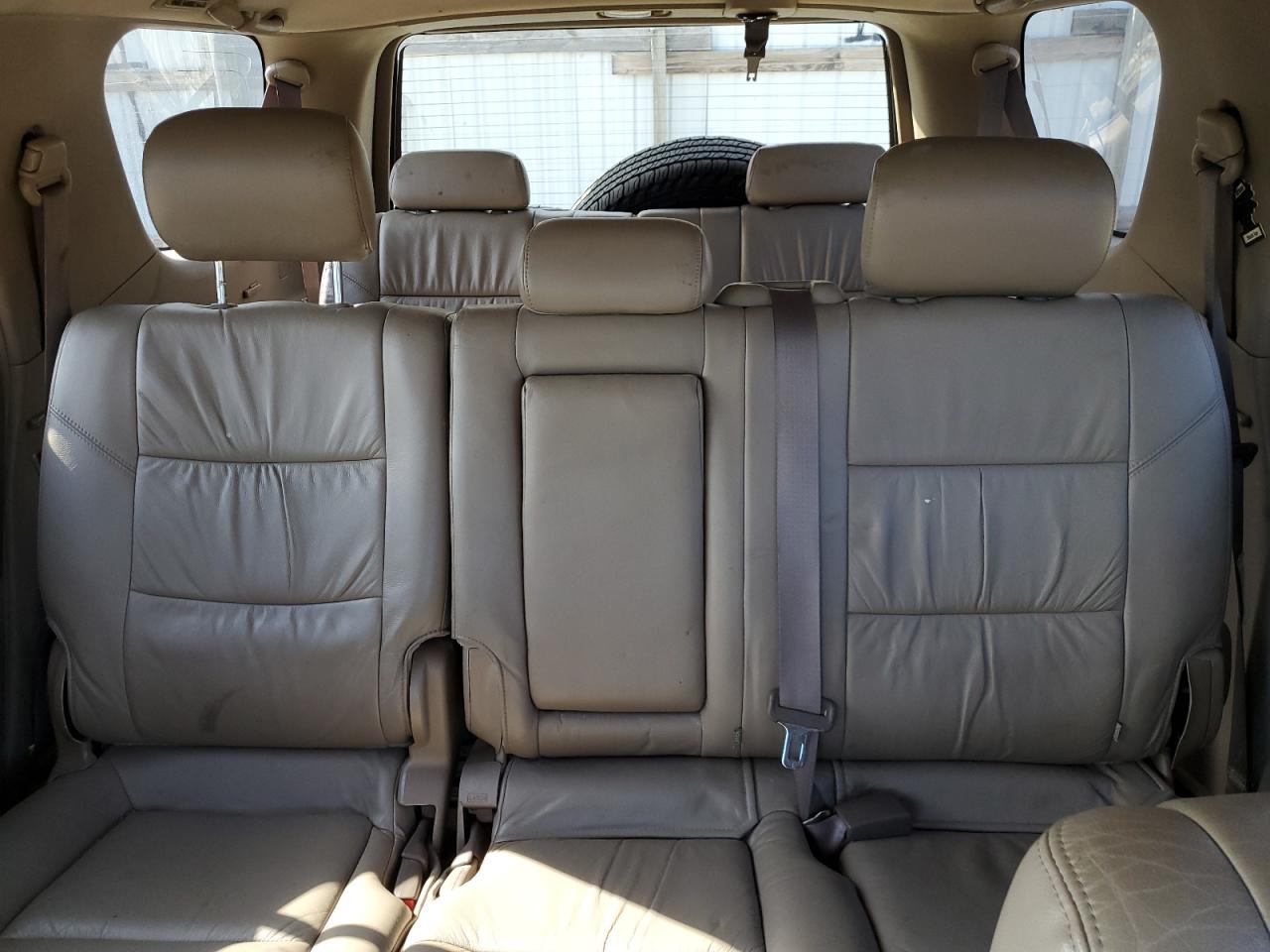 2004 Toyota Sequoia - Image 10