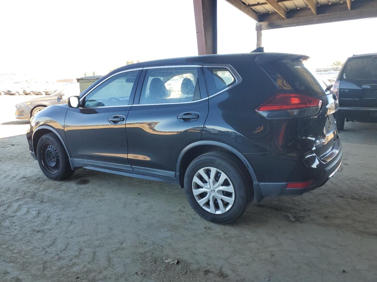 2017 Nissan Rogue - Image 2