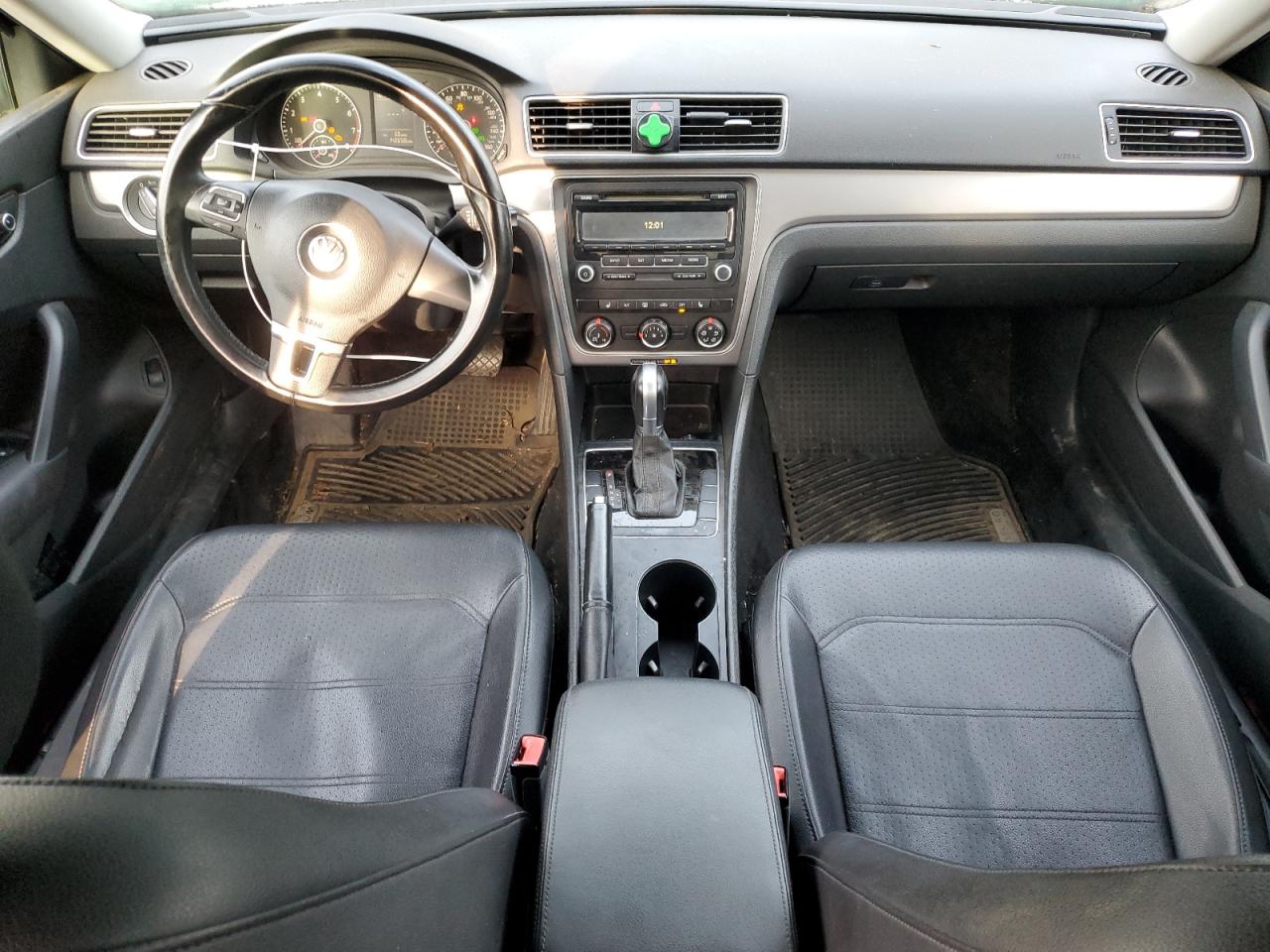 2015 Volkswagen Passat - Image 8