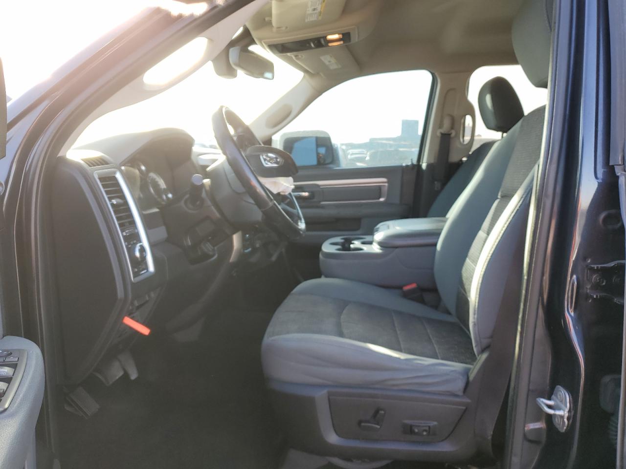 2014 RAM 1500 - Image 7