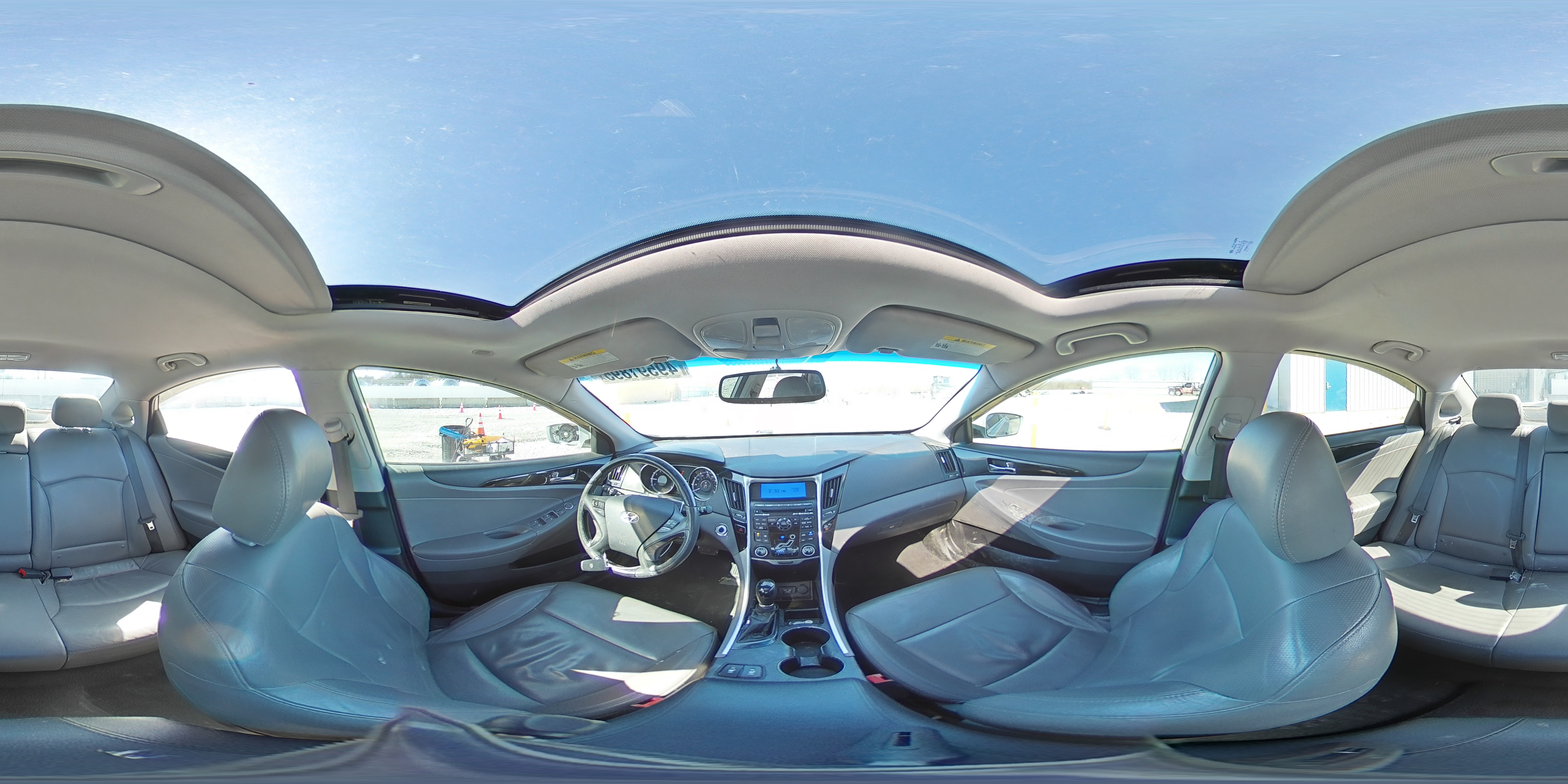 2011 Hyundai Sonata - Image 13