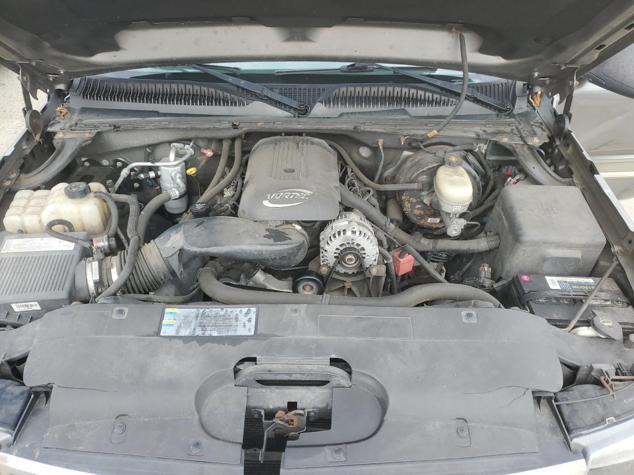 2006 Chevrolet Silverado - Image 11