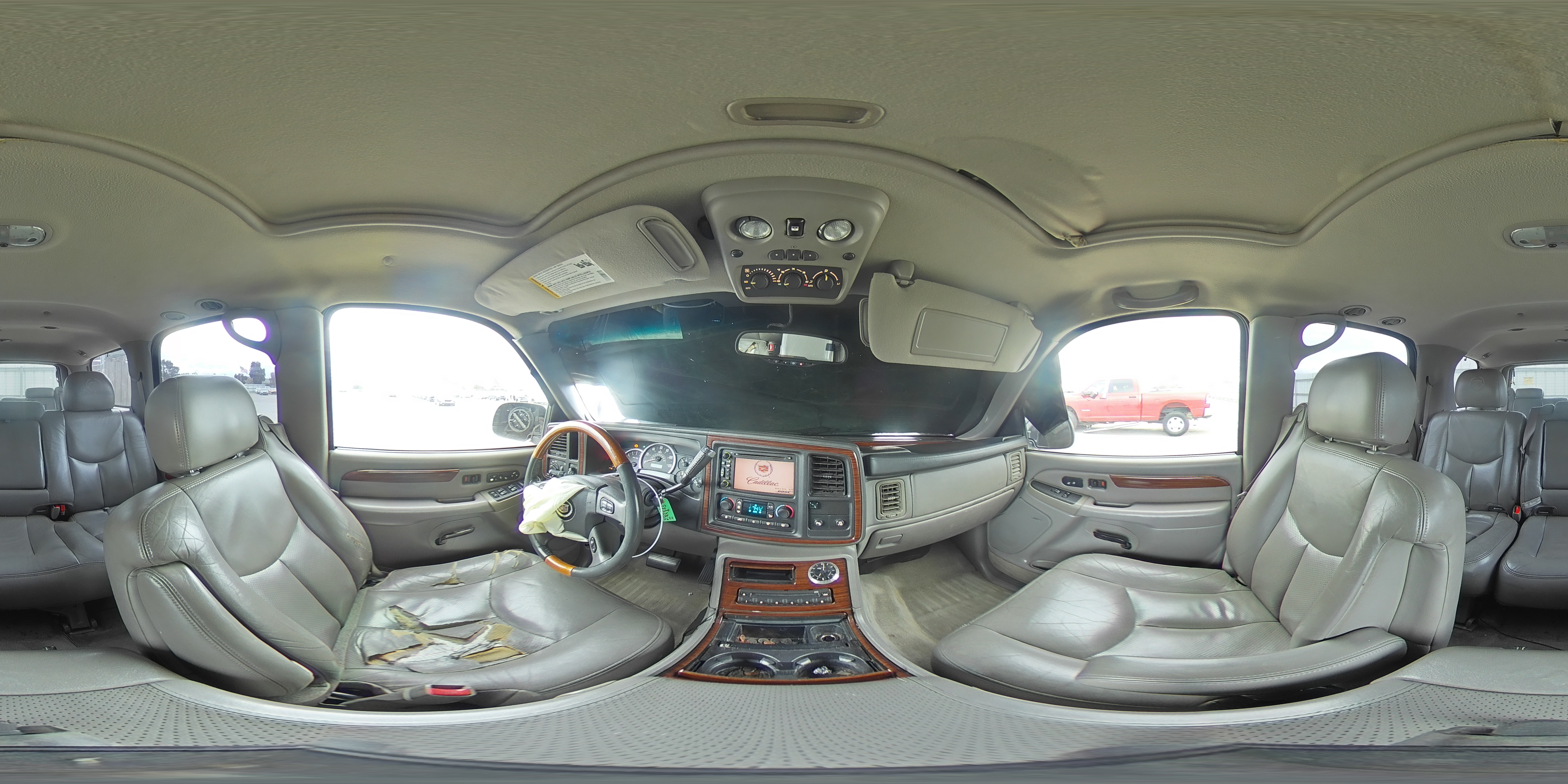 2004 Cadillac Escalade - Image 13