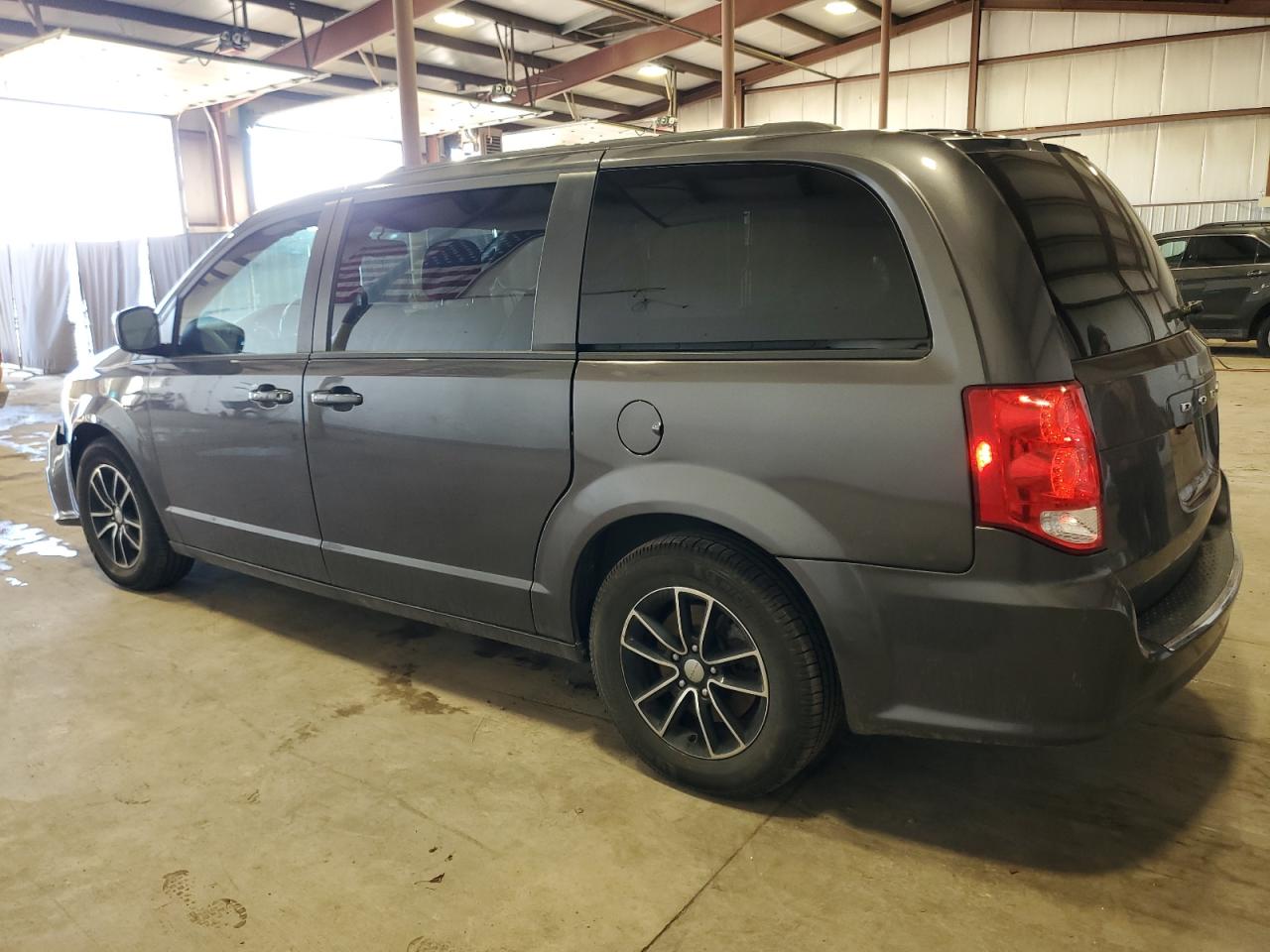 2018 Dodge Caravan - Image 2