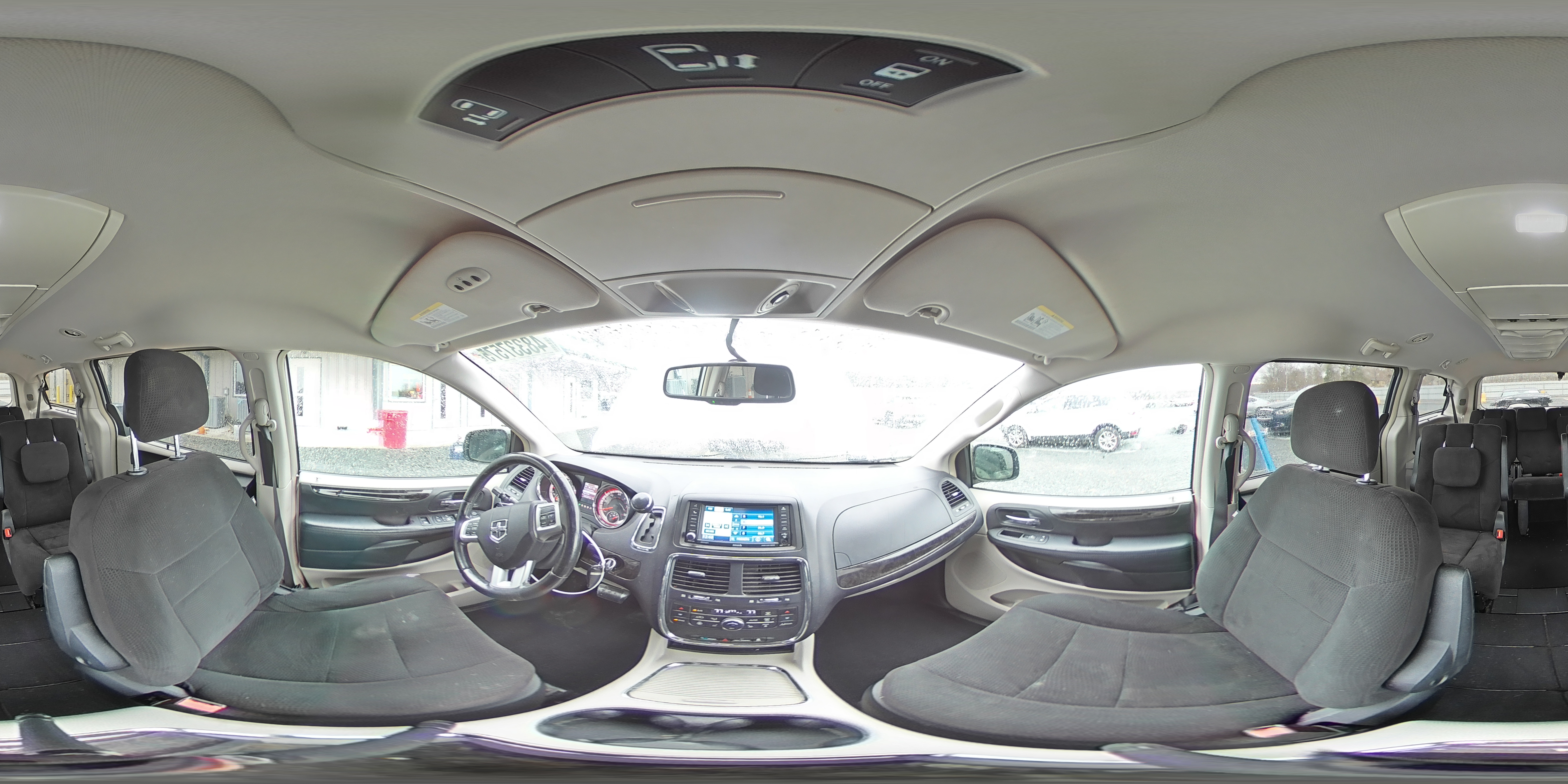 2012 Dodge Caravan - Image 14