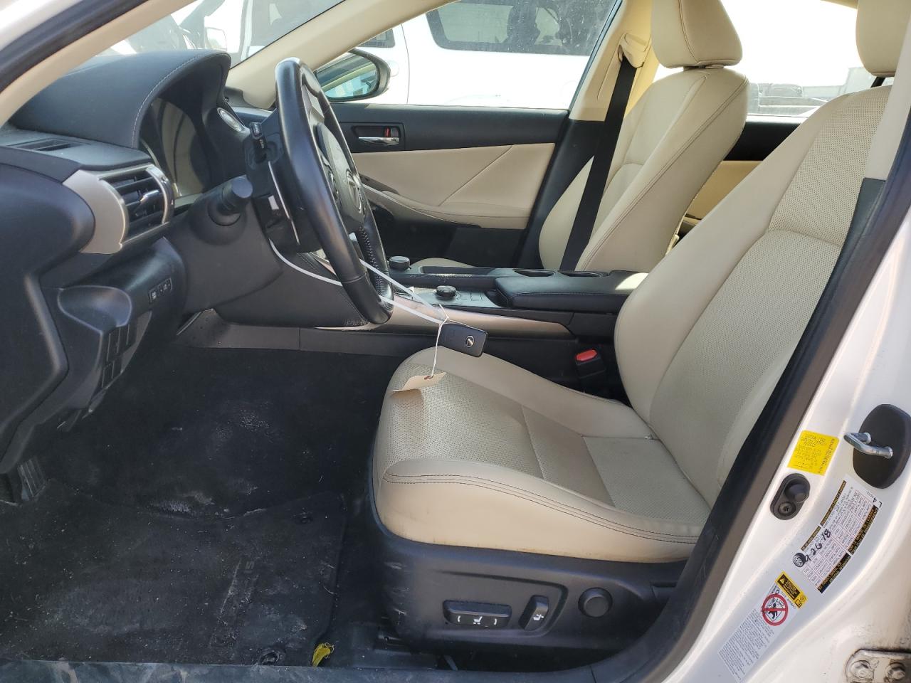 2016 Lexus IS - Image 7