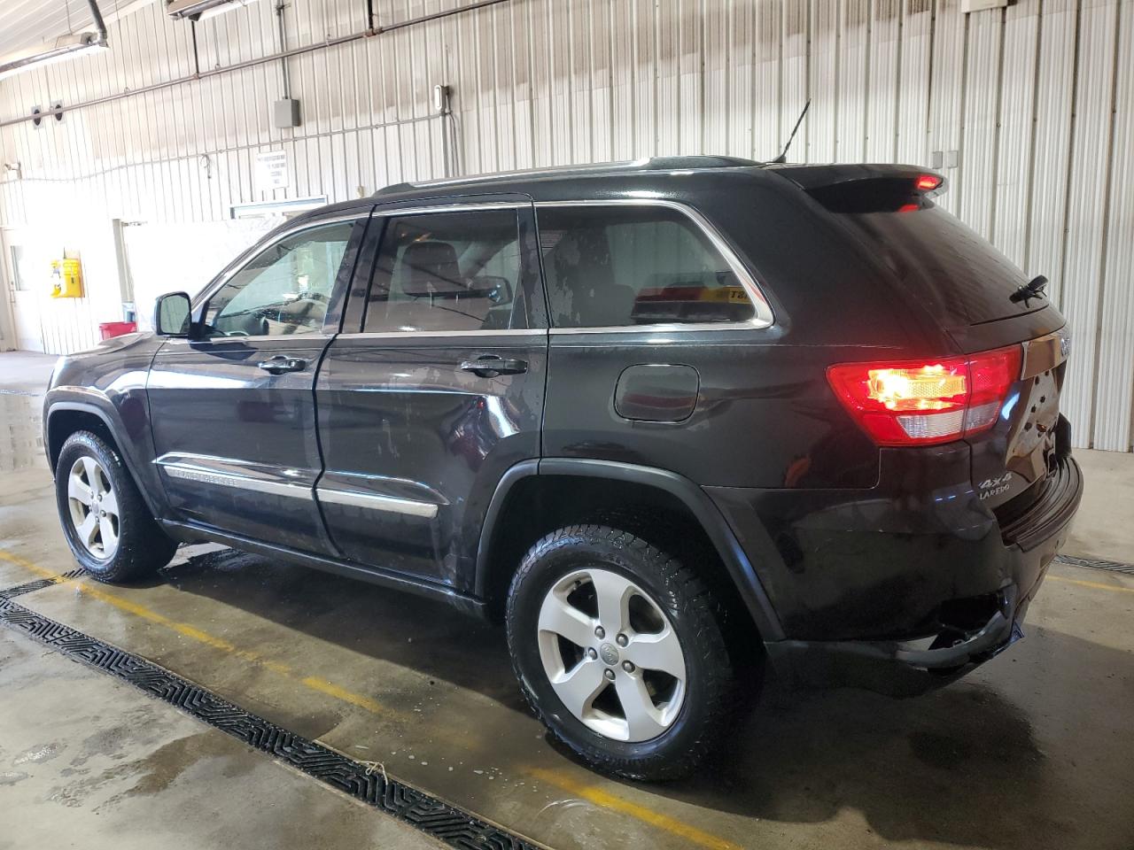 2013 Jeep Grand Cherokee - Image 2