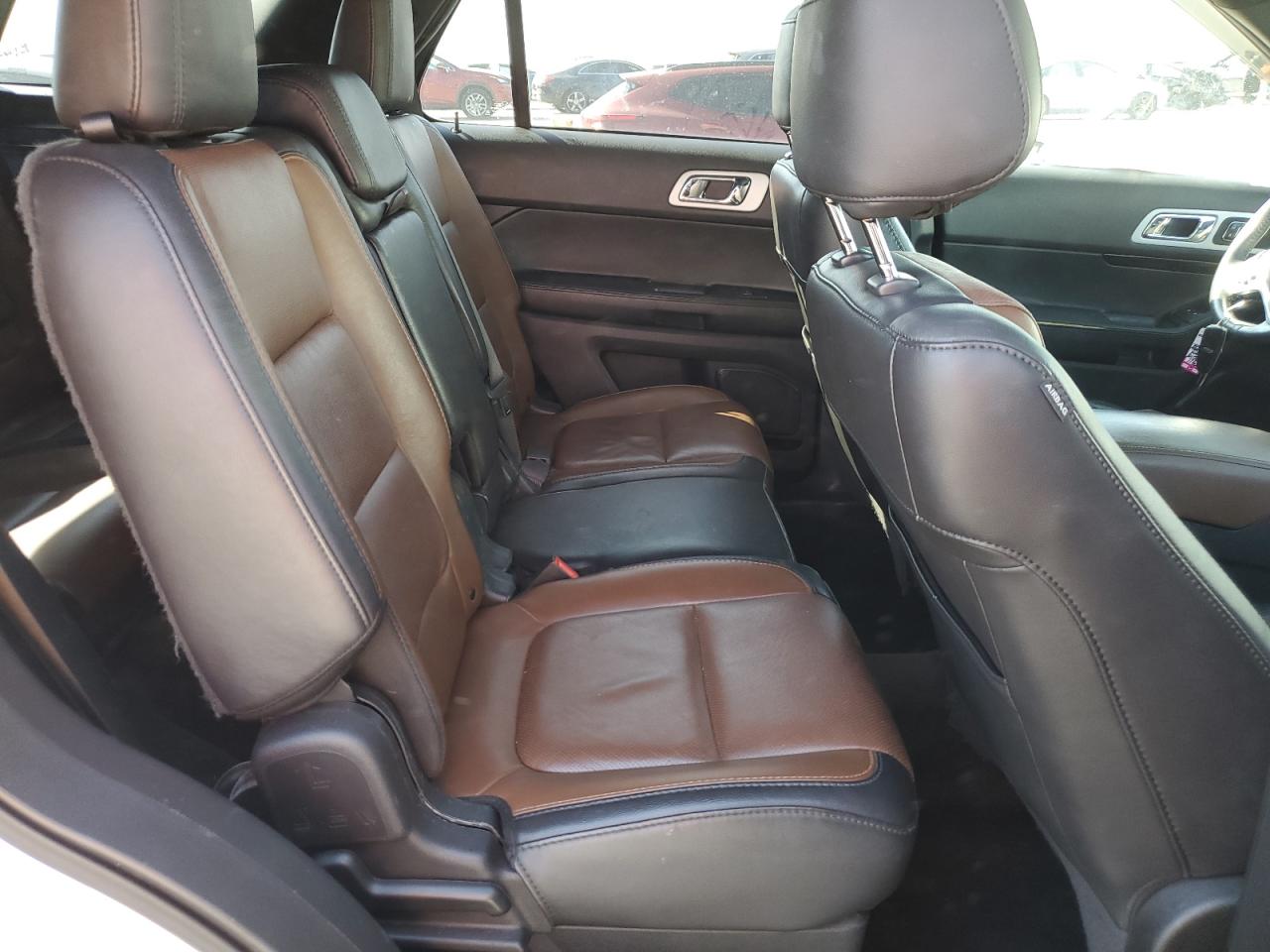 2015 Ford Explorer - Image 11