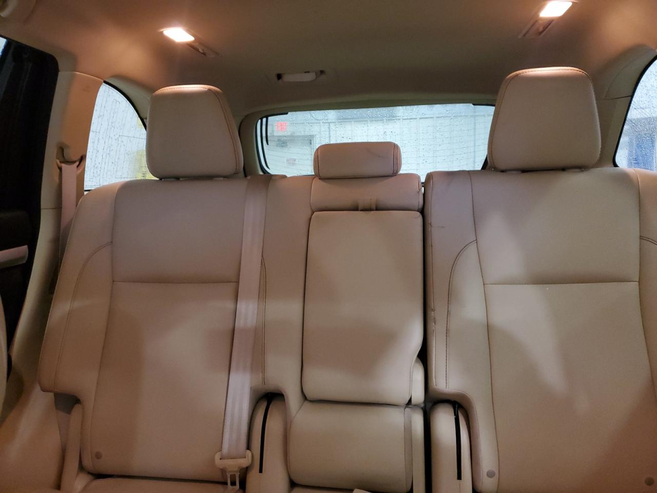 2016 Toyota Highlander - Image 10