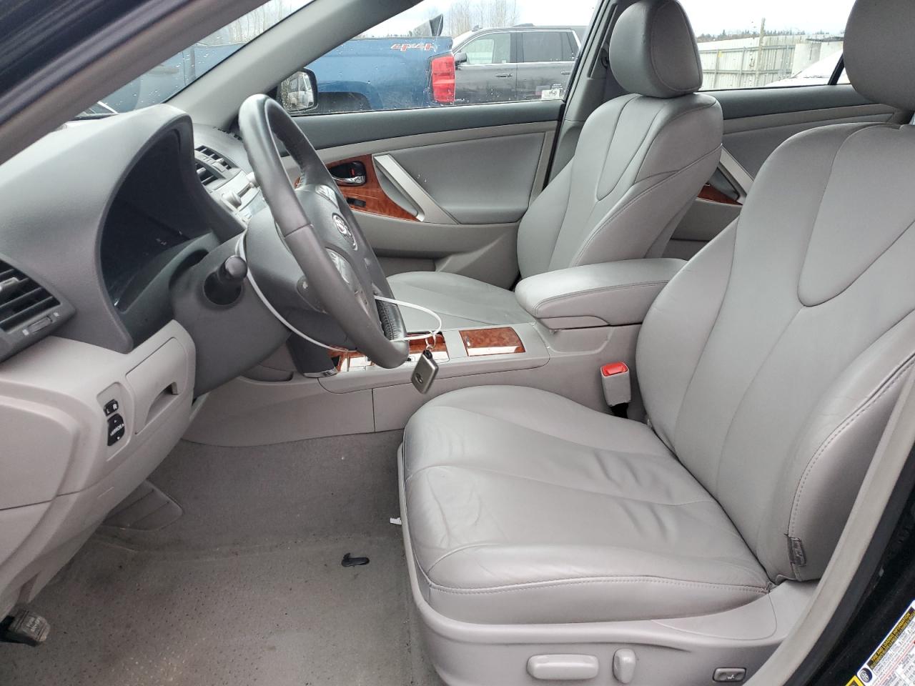 2009 Toyota Camry - Image 7