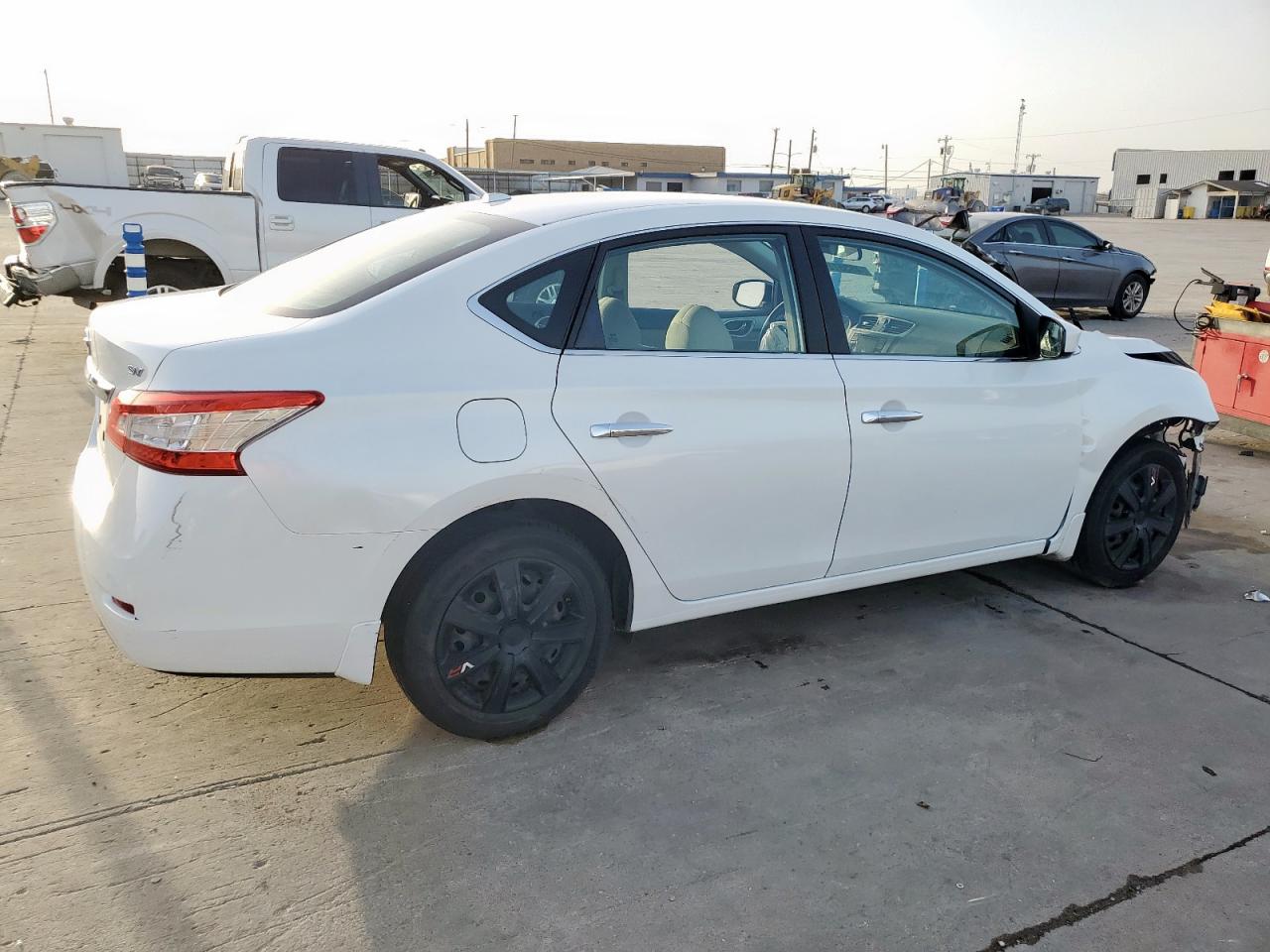 2015 Nissan Sentra - Image 3