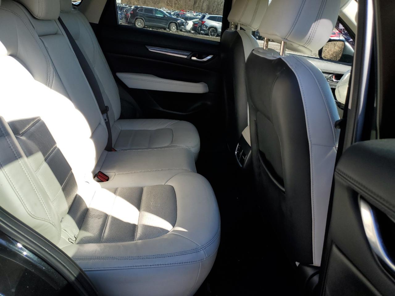 2017 Mazda CX-5 - Image 11