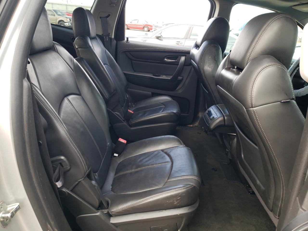 2014 Chevrolet Traverse - Image 11