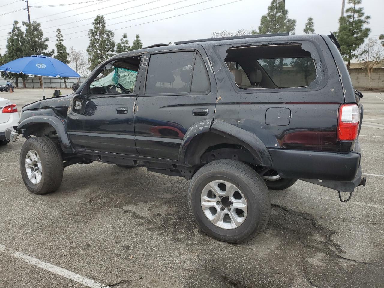 2001 Toyota 4Runner - Image 2