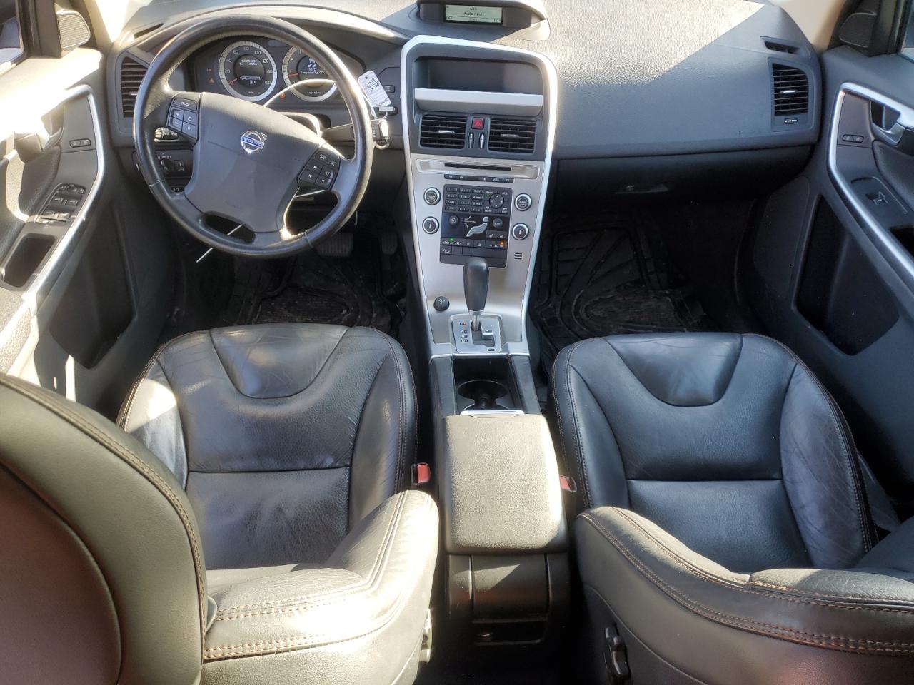 2010 Volvo XC60 - Image 8