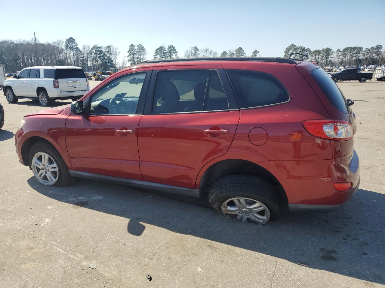2010 Hyundai Santa Fe - Image 2