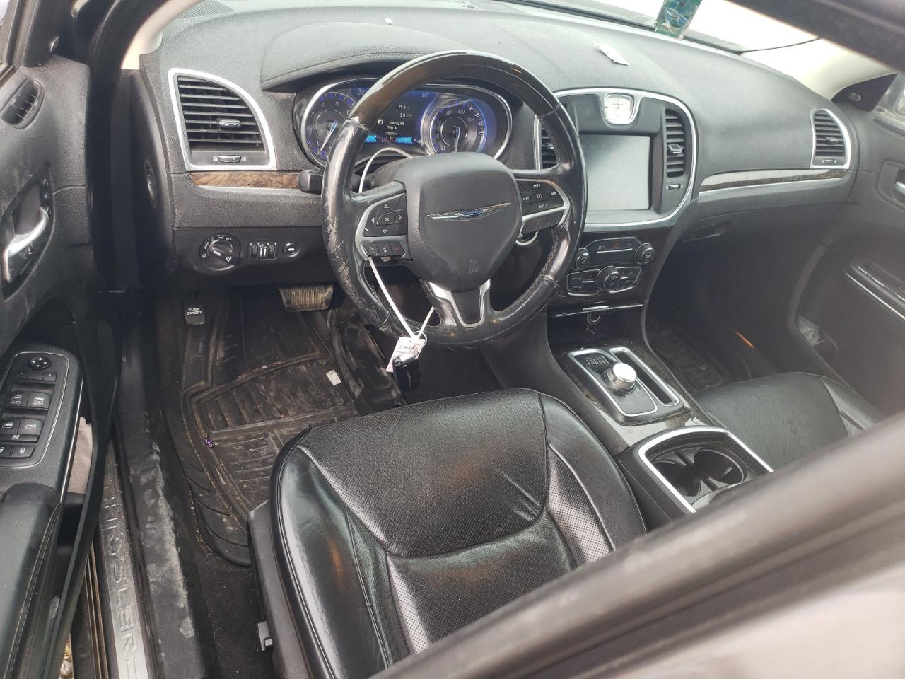 2016 Chrysler 300 - Image 8
