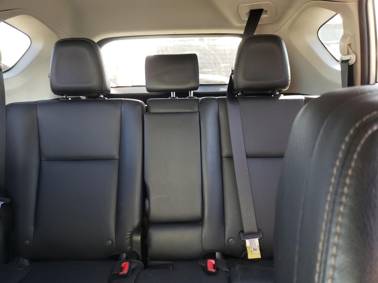 2015 Toyota RAV 4 - Image 10