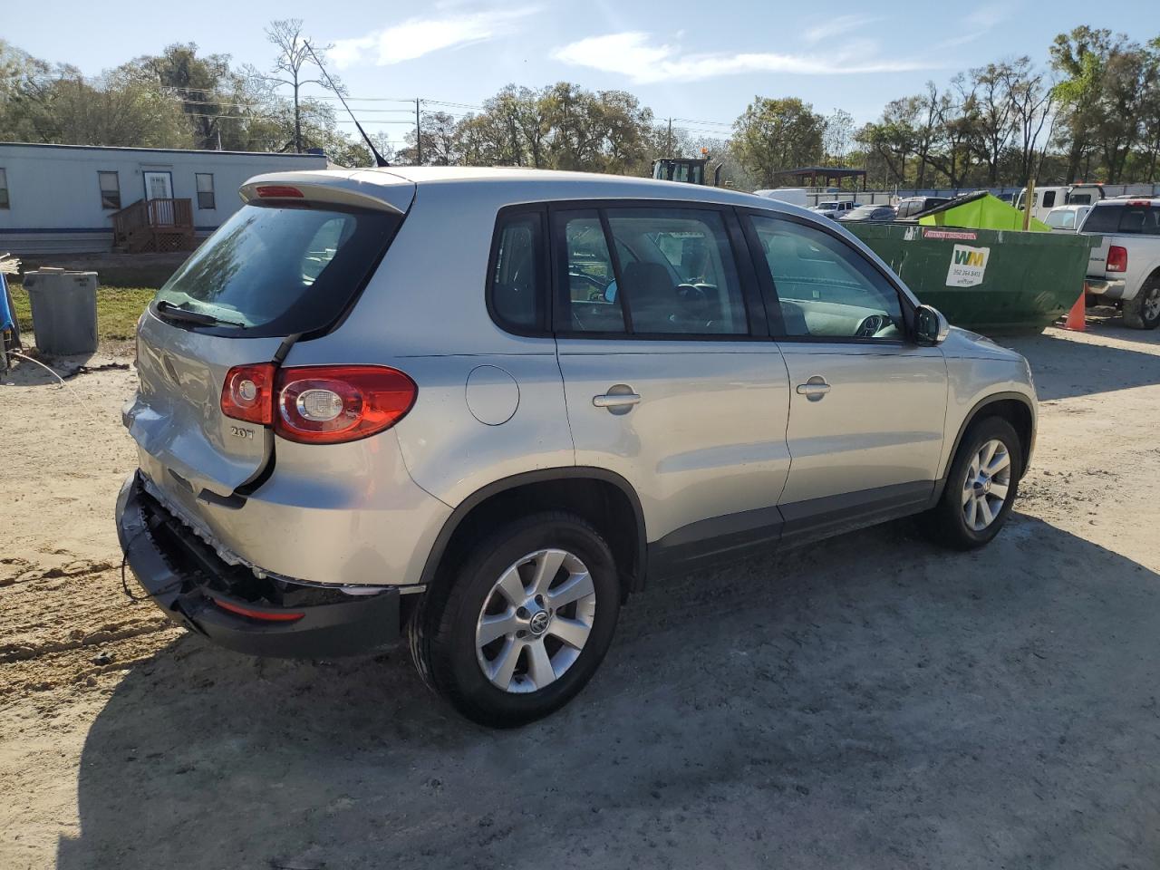 2009 Volkswagen Tiguan - Image 3