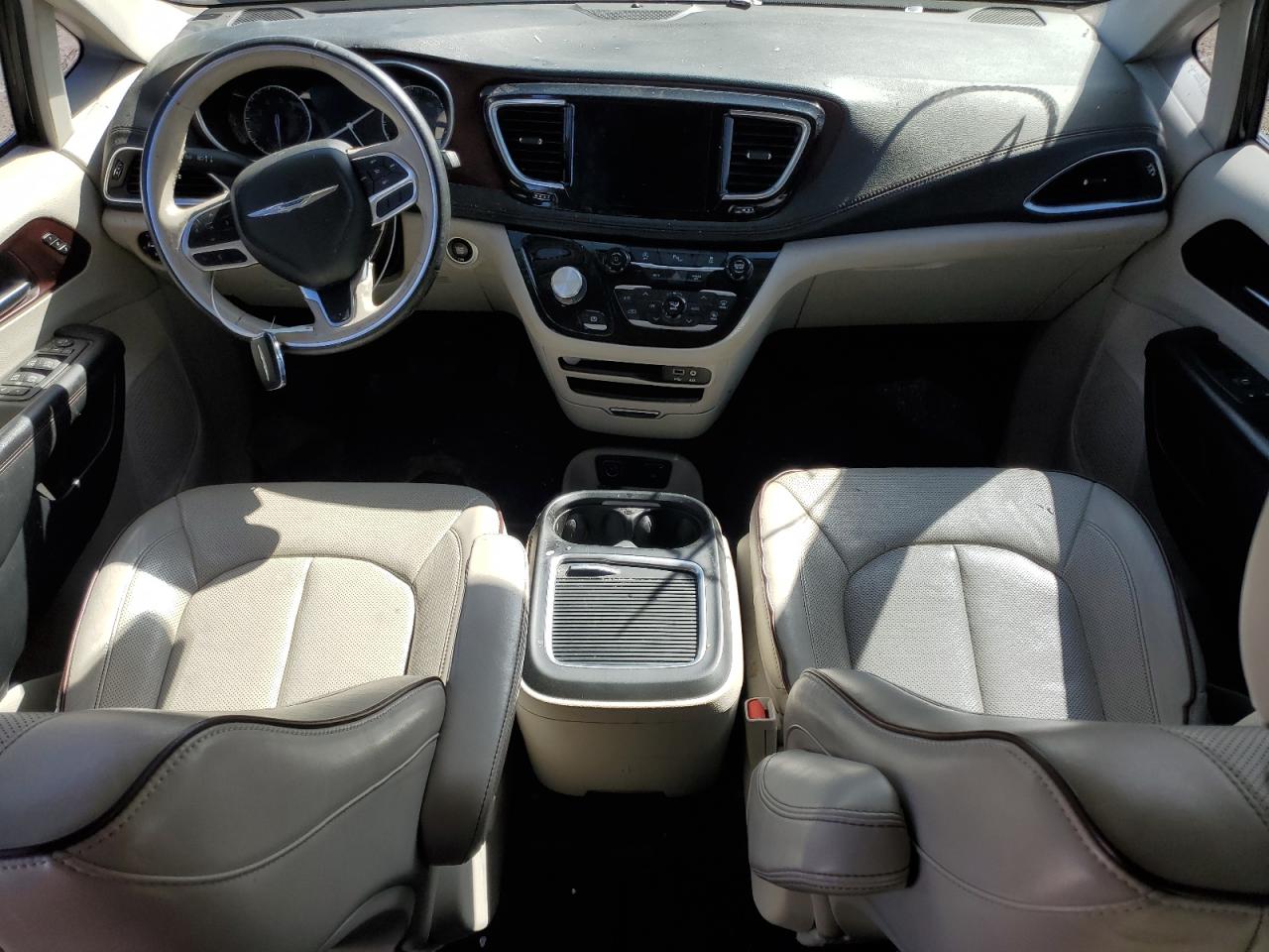 2020 Chrysler Pacifica - Image 8