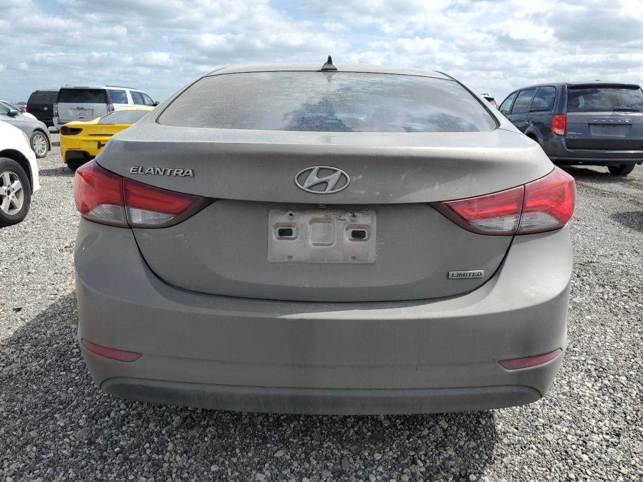 2015 Hyundai Elantra - Image 6