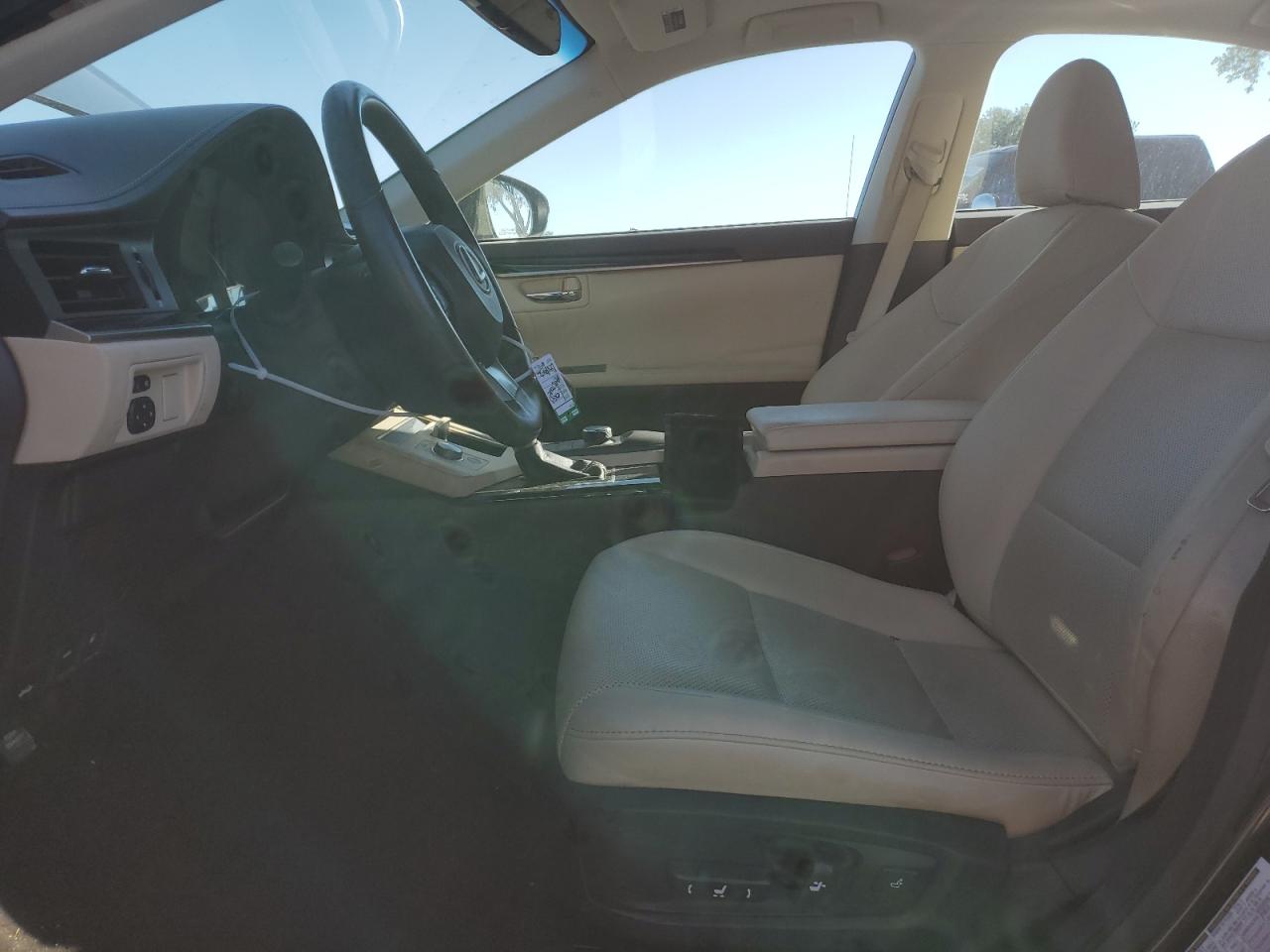 2016 Lexus ES - Image 7