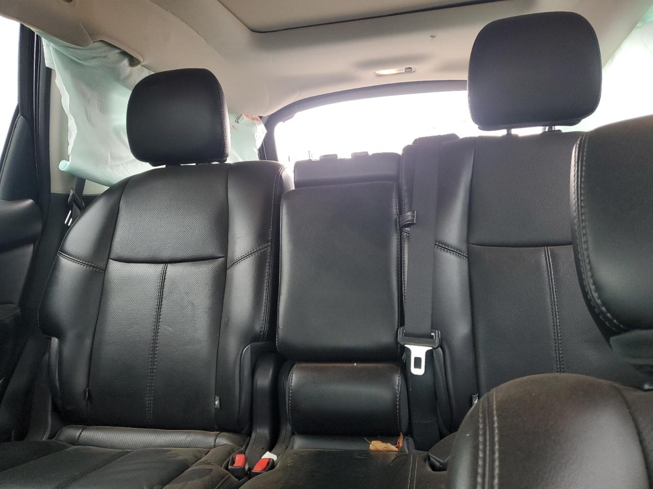 2015 Nissan Pathfinder - Image 10