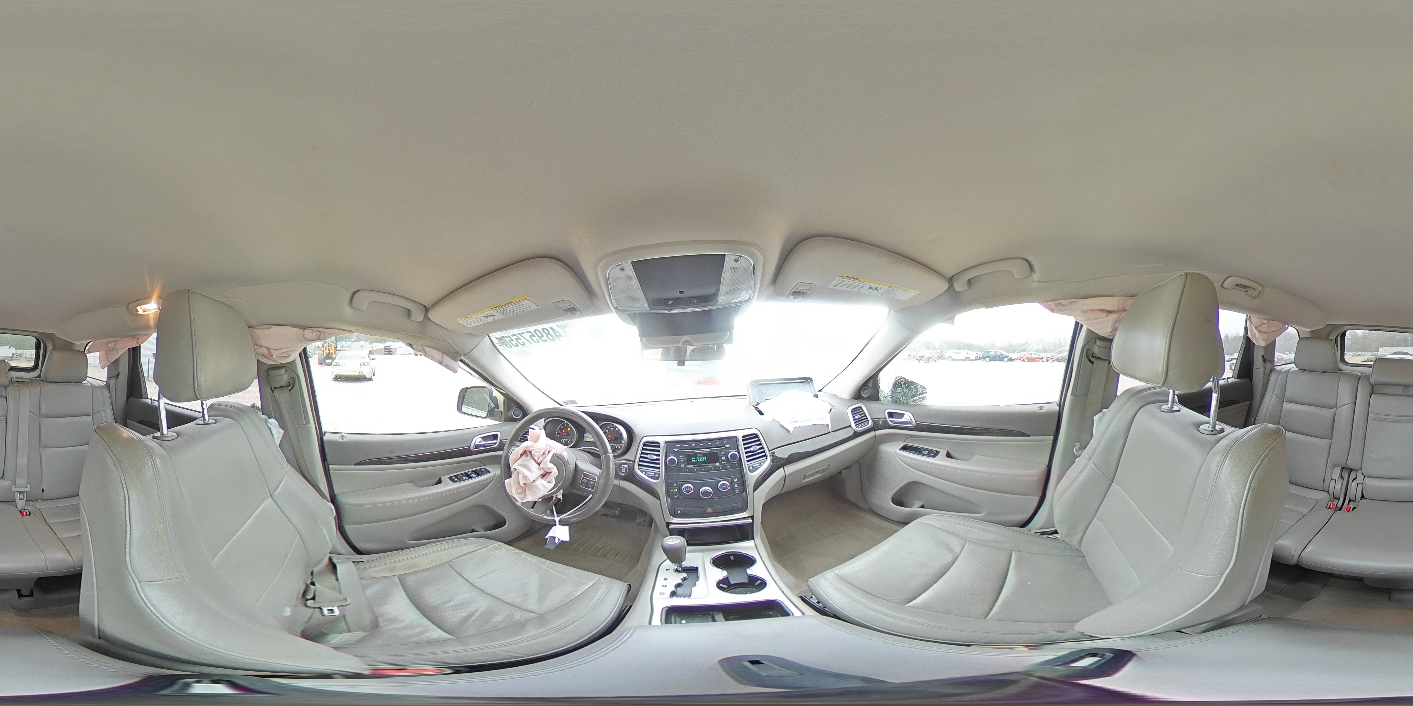 2012 Jeep Grand Cherokee - Image 14