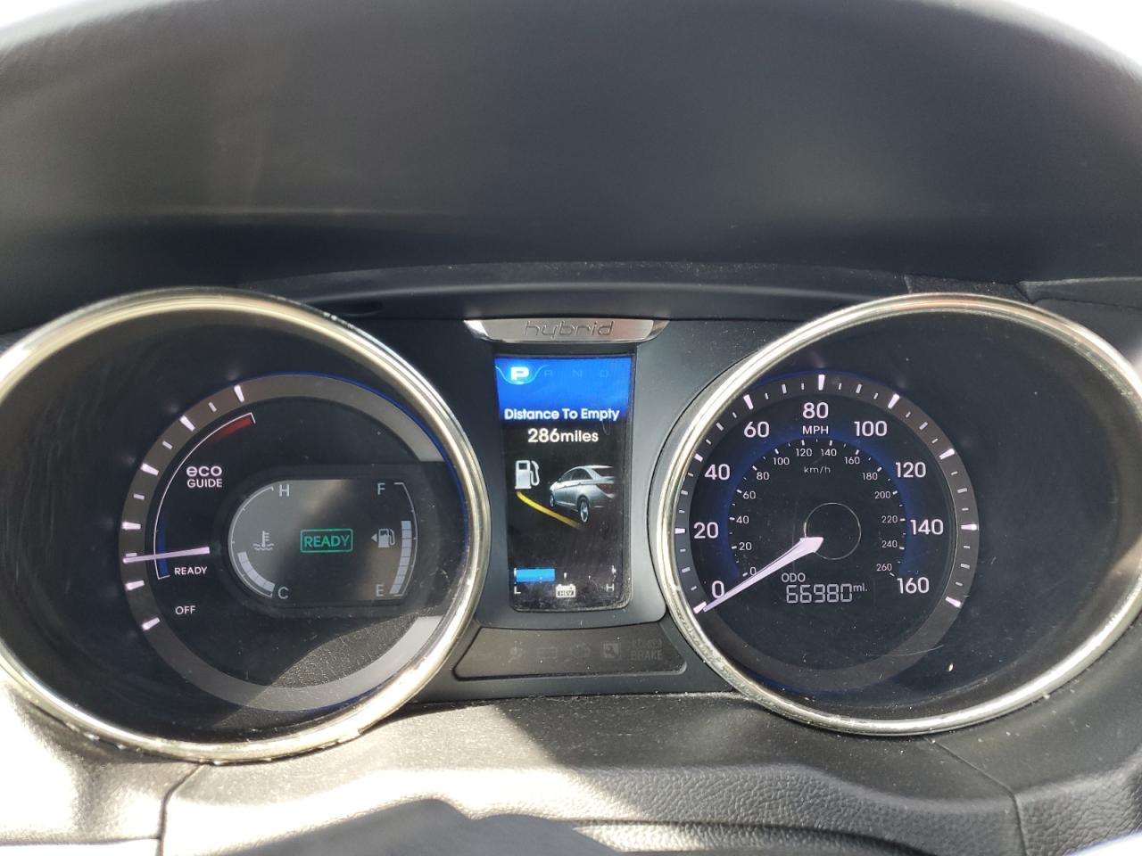 2012 Hyundai Sonata - Image 9