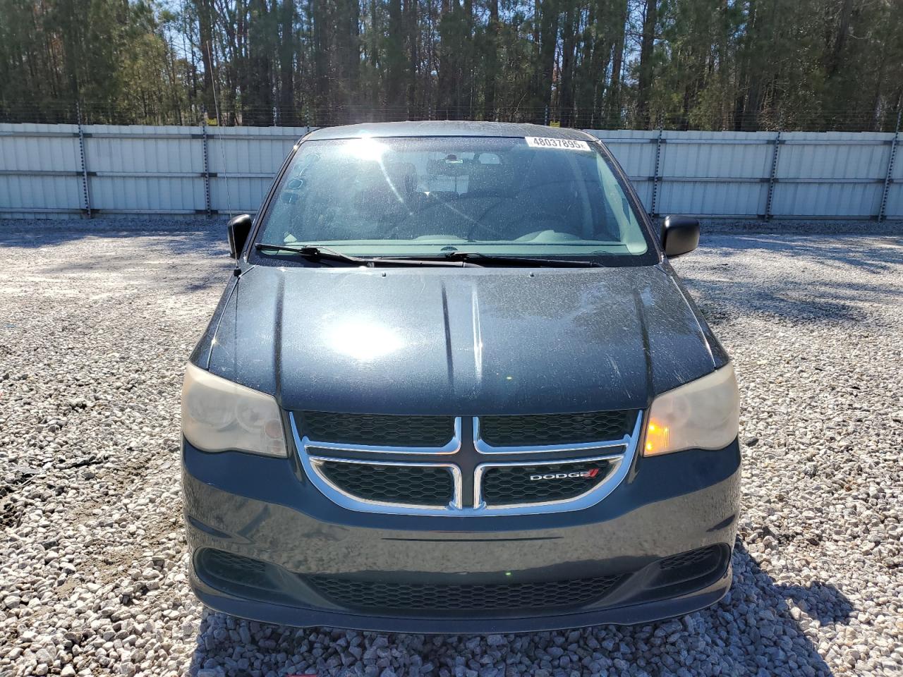 2014 Dodge Caravan - Image 5