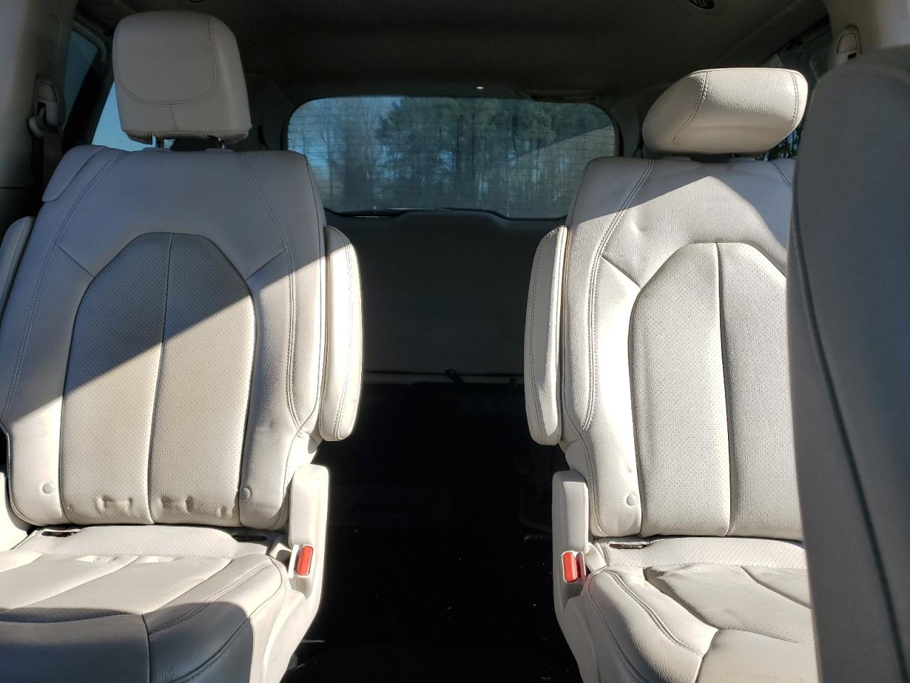 2020 Chrysler Pacifica - Image 10