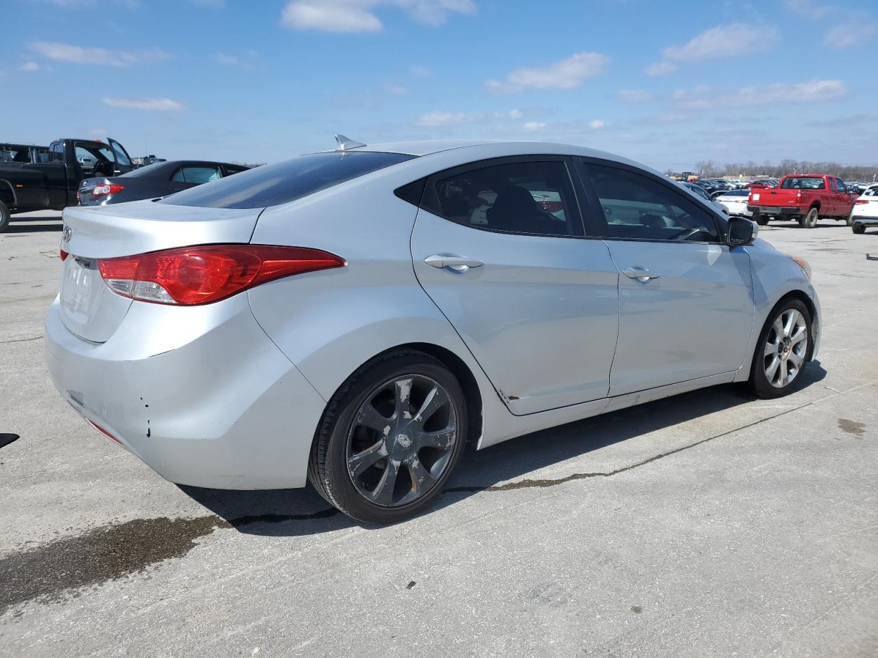 2012 Hyundai Elantra - Image 3