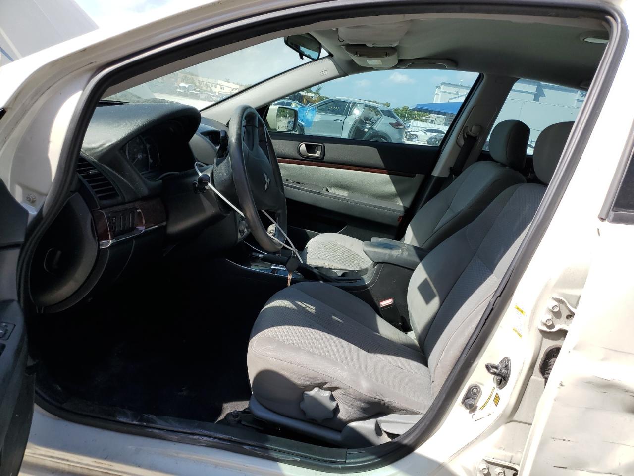 2009 Mitsubishi Galant - Image 7